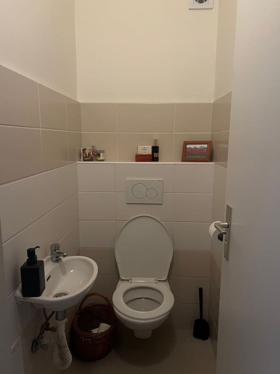 1 bedroom with open-plan kitchen flat to rent, 55 m², Mikovcova, Prague, Prague 1 bedroom with open-plan kitchen flat to rent, 55 m², Mikovcova, Prague, Prague