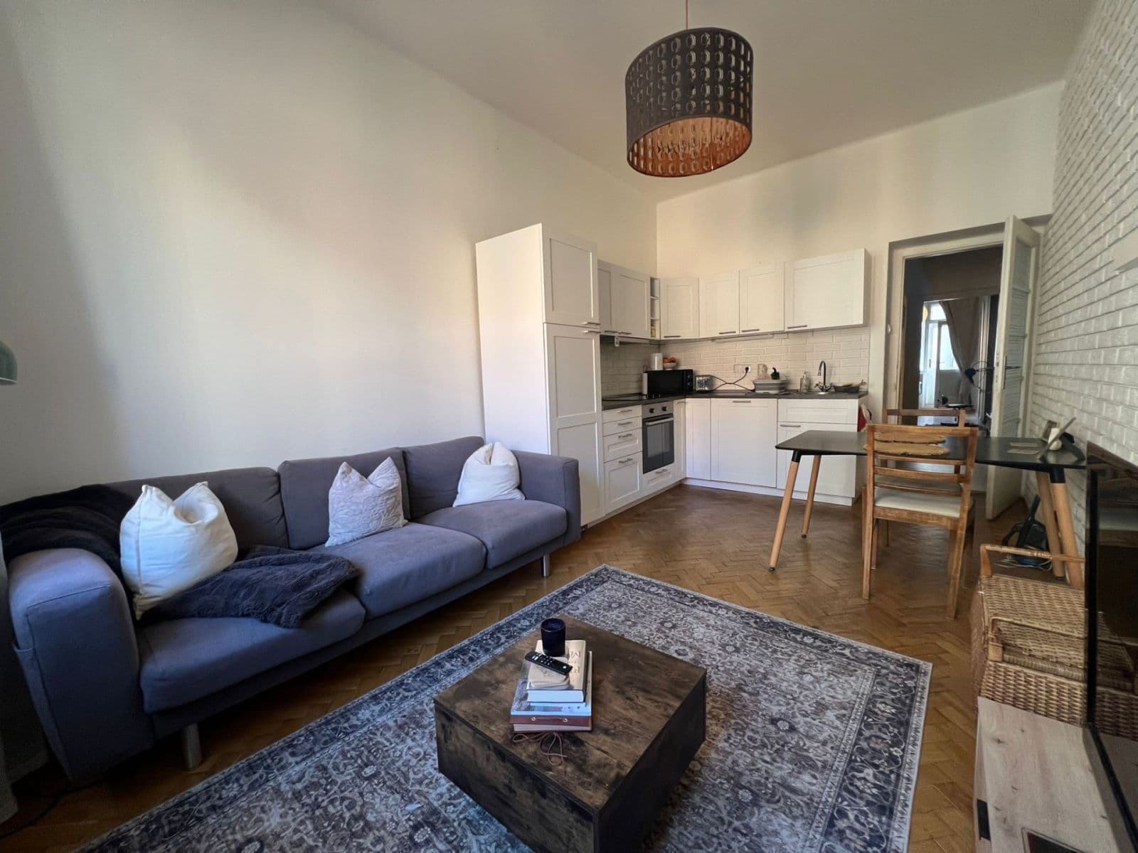 1 bedroom with open-plan kitchen flat to rent, 55 m², Mikovcova, Prague, Prague 1 bedroom with open-plan kitchen flat to rent, 55 m², Mikovcova, Prague, Prague
