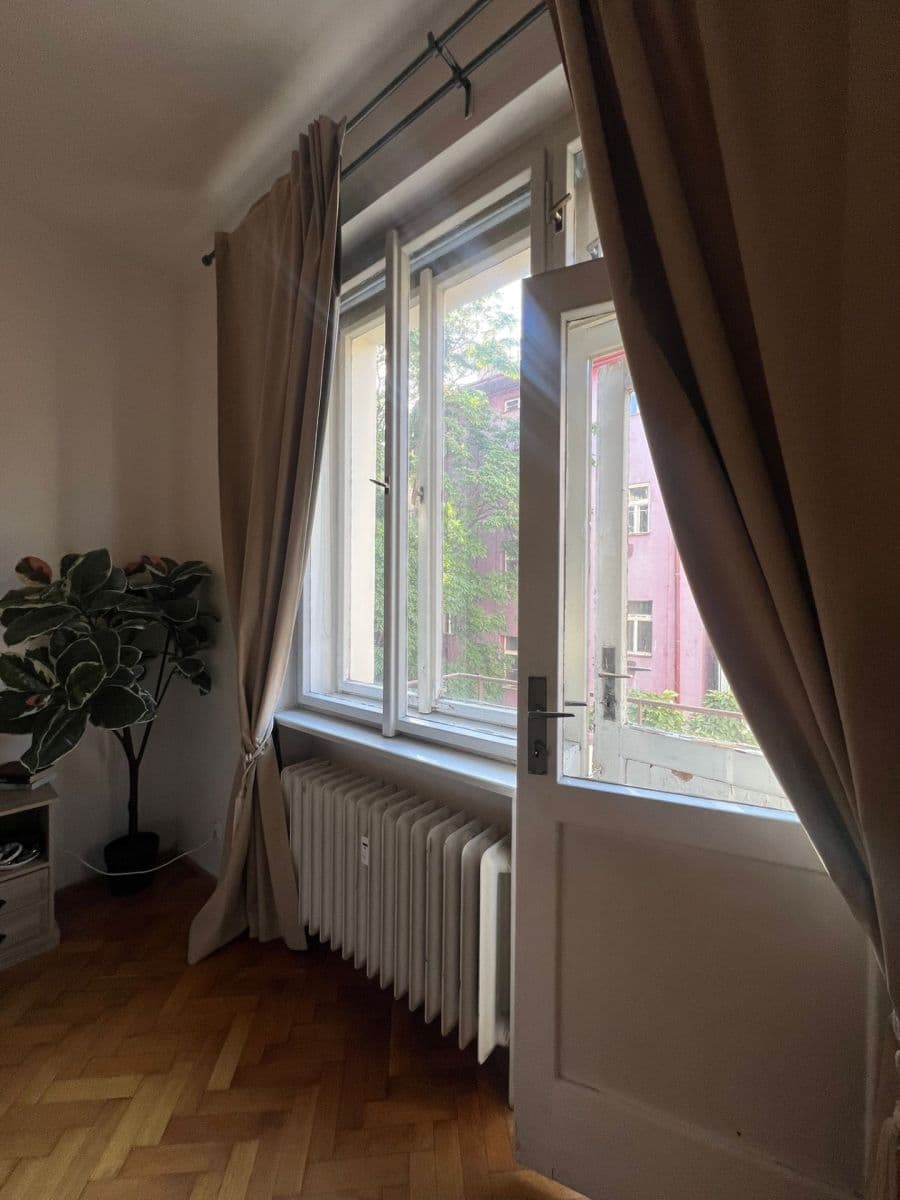 1 bedroom with open-plan kitchen flat to rent, 55 m², Mikovcova, Prague, Prague 1 bedroom with open-plan kitchen flat to rent, 55 m², Mikovcova, Prague, Prague