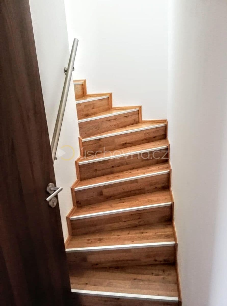 1 bedroom with open-plan kitchen flat to rent, 40 m², U Hostavického potoka, Prague, Prague 1 bedroom with open-plan kitchen flat to rent, 40 m², U Hostavického potoka, Prague, Prague