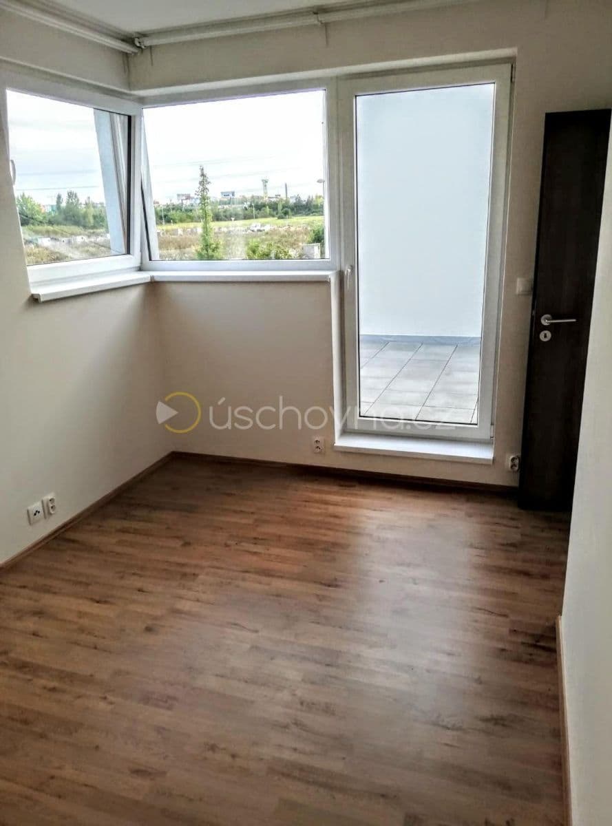 1 bedroom with open-plan kitchen flat to rent, 40 m², U Hostavického potoka, Prague, Prague 1 bedroom with open-plan kitchen flat to rent, 40 m², U Hostavického potoka, Prague, Prague