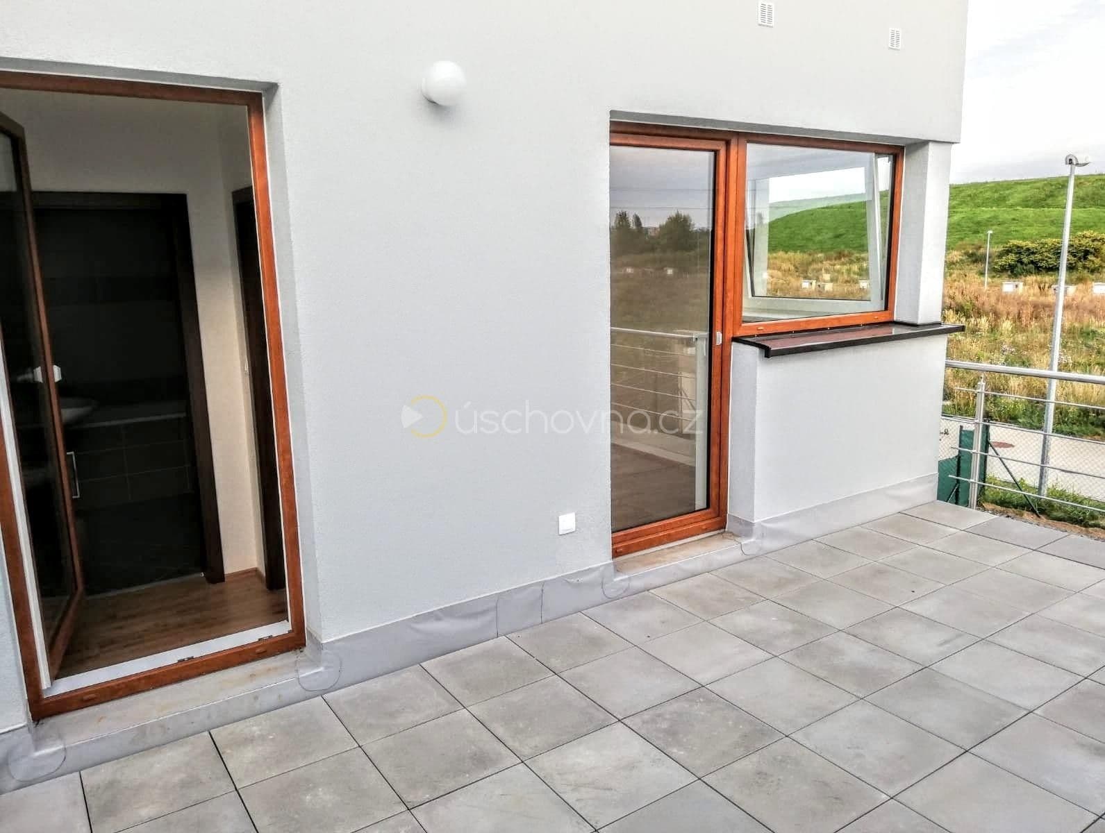 1 bedroom with open-plan kitchen flat to rent, 40 m², U Hostavického potoka, Prague, Prague 1 bedroom with open-plan kitchen flat to rent, 40 m², U Hostavického potoka, Prague, Prague