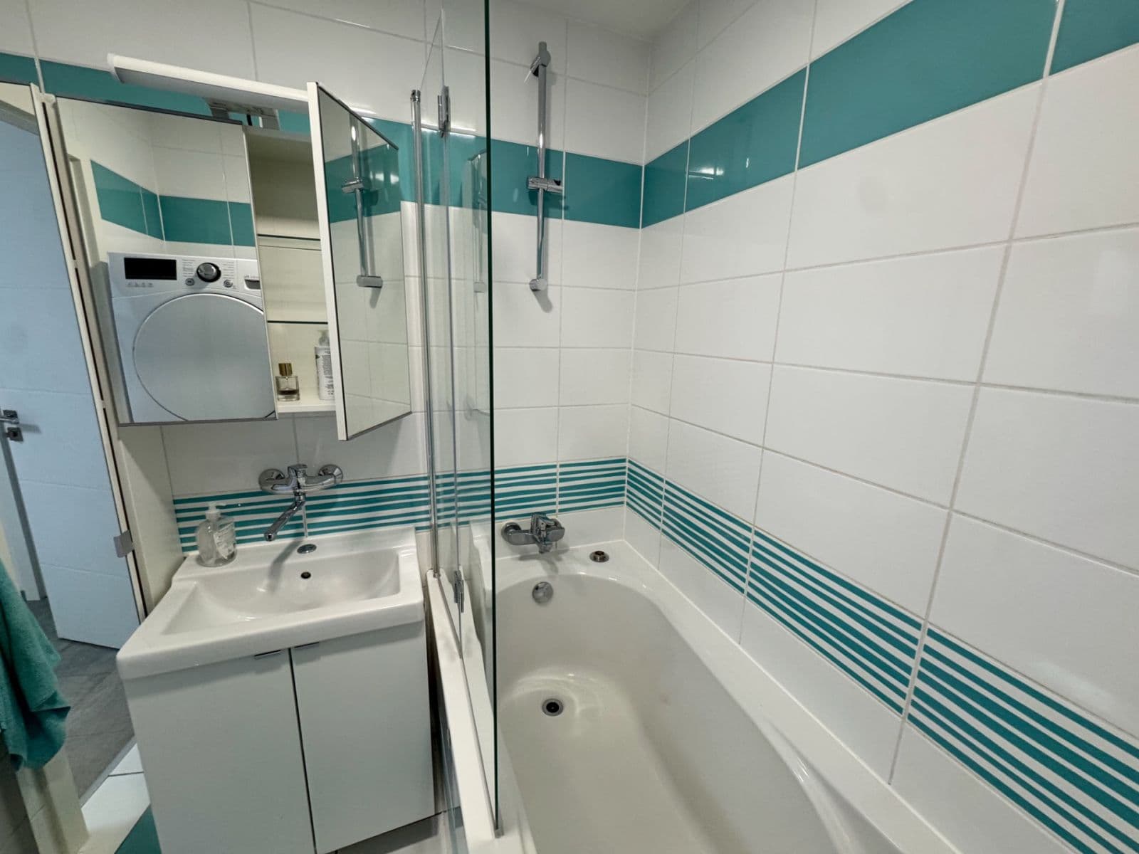 3 bedroom flat to rent, 65 m², Štichova, Prague, Prague 3 bedroom flat to rent, 65 m², Štichova, Prague, Prague