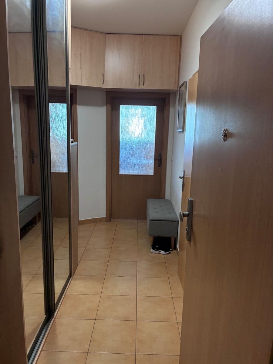 1 bedroom with open-plan kitchen flat to rent, 65 m², Kudrnova, Prague, Prague 1 bedroom with open-plan kitchen flat to rent, 65 m², Kudrnova, Prague, Prague