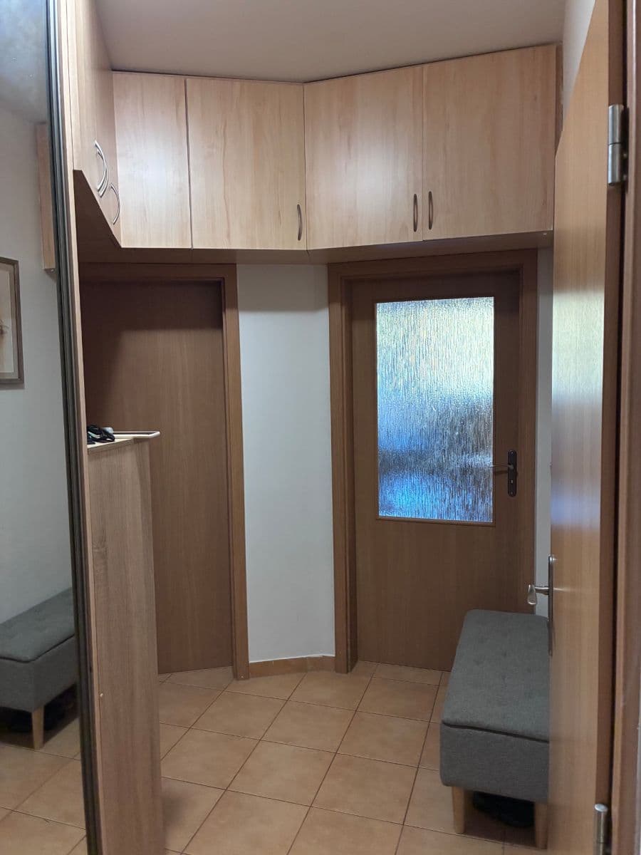1 bedroom with open-plan kitchen flat to rent, 65 m², Kudrnova, Prague, Prague 1 bedroom with open-plan kitchen flat to rent, 65 m², Kudrnova, Prague, Prague