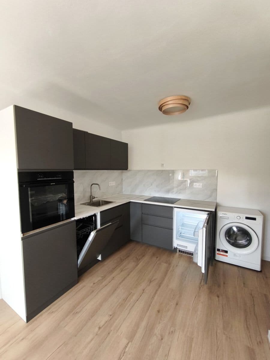 Studio flat to rent, 25 m², Jičínská, Prague, Prague Studio flat to rent, 25 m², Jičínská, Prague, Prague