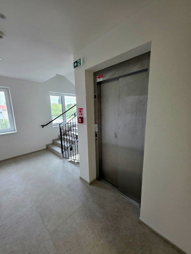 1 bedroom with open-plan kitchen flat to rent, 46 m², Generála Bočka, Prague, Prague 1 bedroom with open-plan kitchen flat to rent, 46 m², Generála Bočka, Prague, Prague