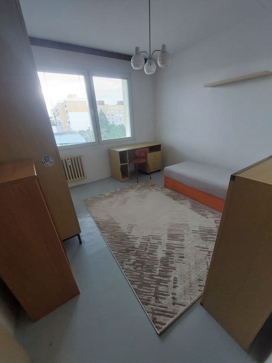 4 bedroom flat to rent, 80 m², Strážnická, Plzeň, Plzeňský Region 4 bedroom flat to rent, 80 m², Strážnická, Plzeň, Plzeňský Region
