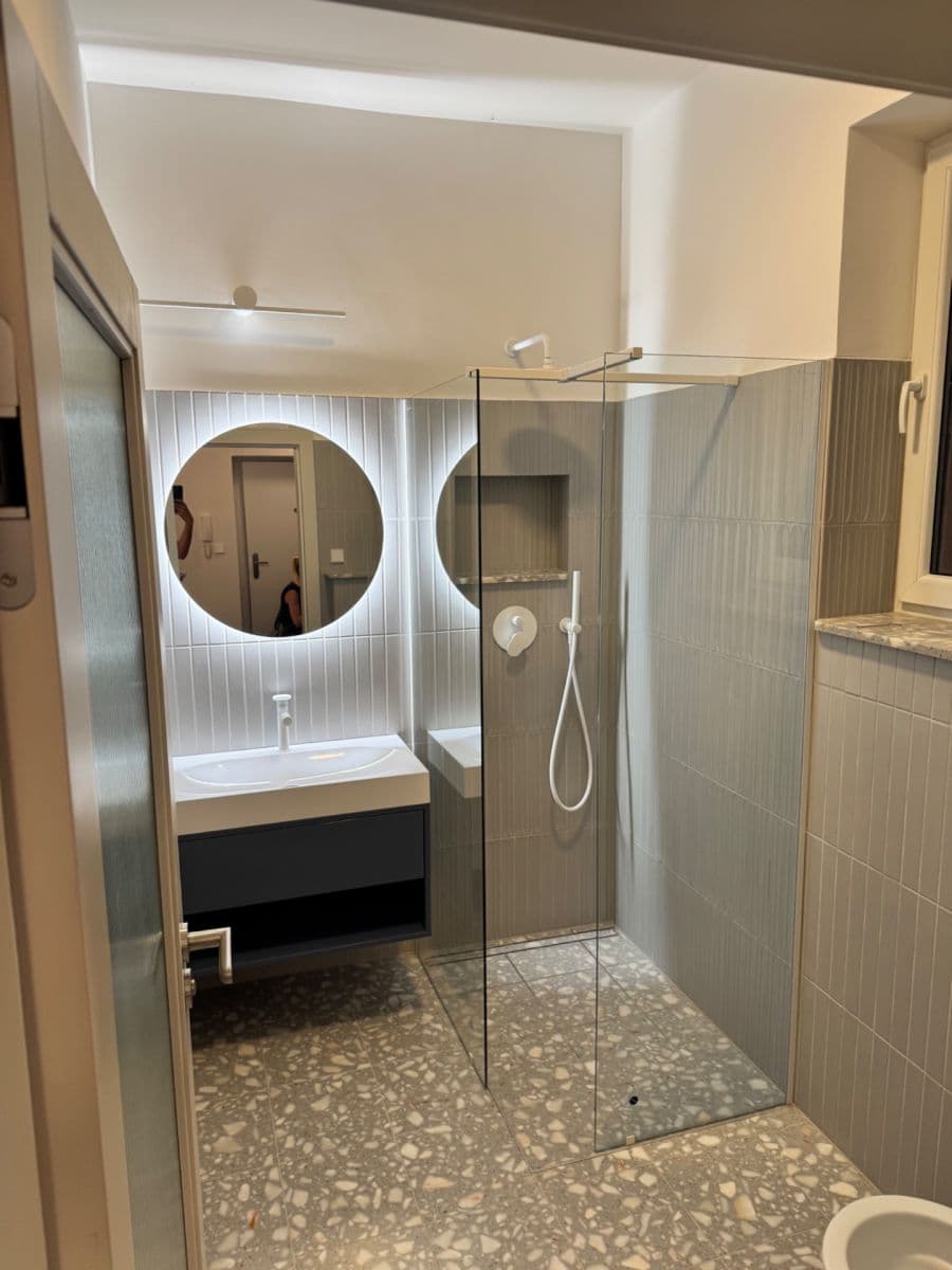 1 bedroom with open-plan kitchen flat to rent, 46 m², Viklefova, Prague, Prague 1 bedroom with open-plan kitchen flat to rent, 46 m², Viklefova, Prague, Prague