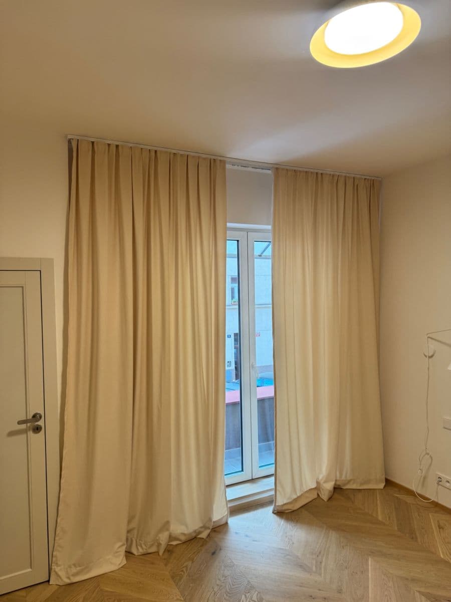 1 bedroom with open-plan kitchen flat to rent, 46 m², Viklefova, Prague, Prague 1 bedroom with open-plan kitchen flat to rent, 46 m², Viklefova, Prague, Prague