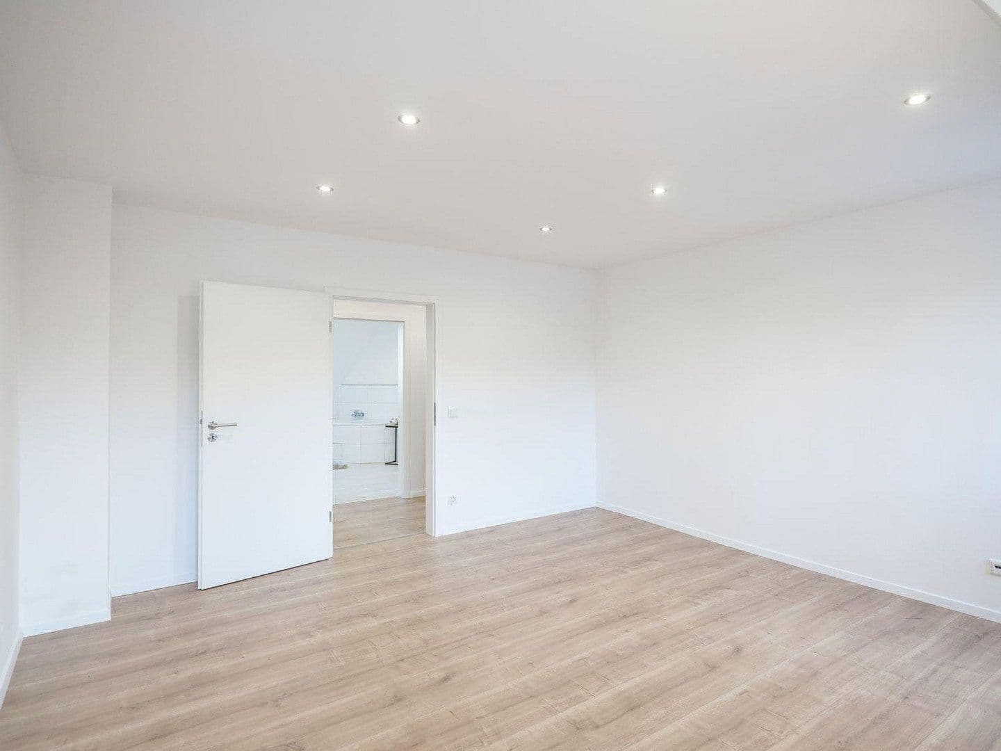 4 bedroom flat to rent, 104 m², Leopoldstrasse 8, Nürnberg, Bavaria 4 bedroom flat to rent, 104 m², Leopoldstrasse 8, Nürnberg, Bavaria