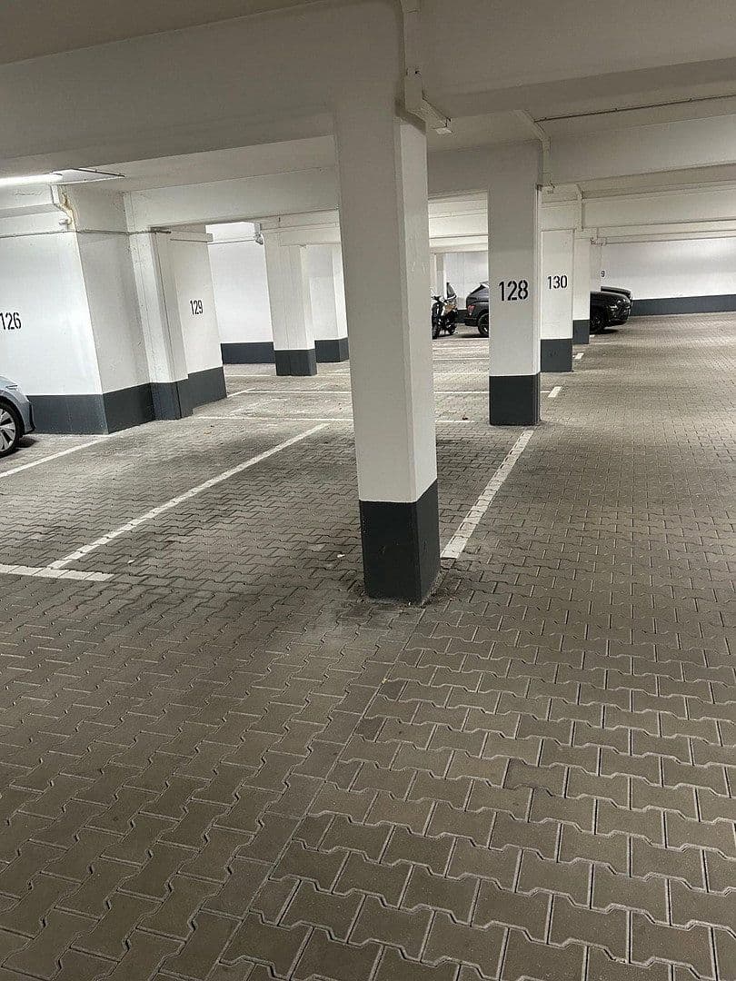 garage to rent, 0 m², Tuerkenstraße 28, München, Bavaria garage to rent, 0 m², Tuerkenstraße 28, München, Bavaria