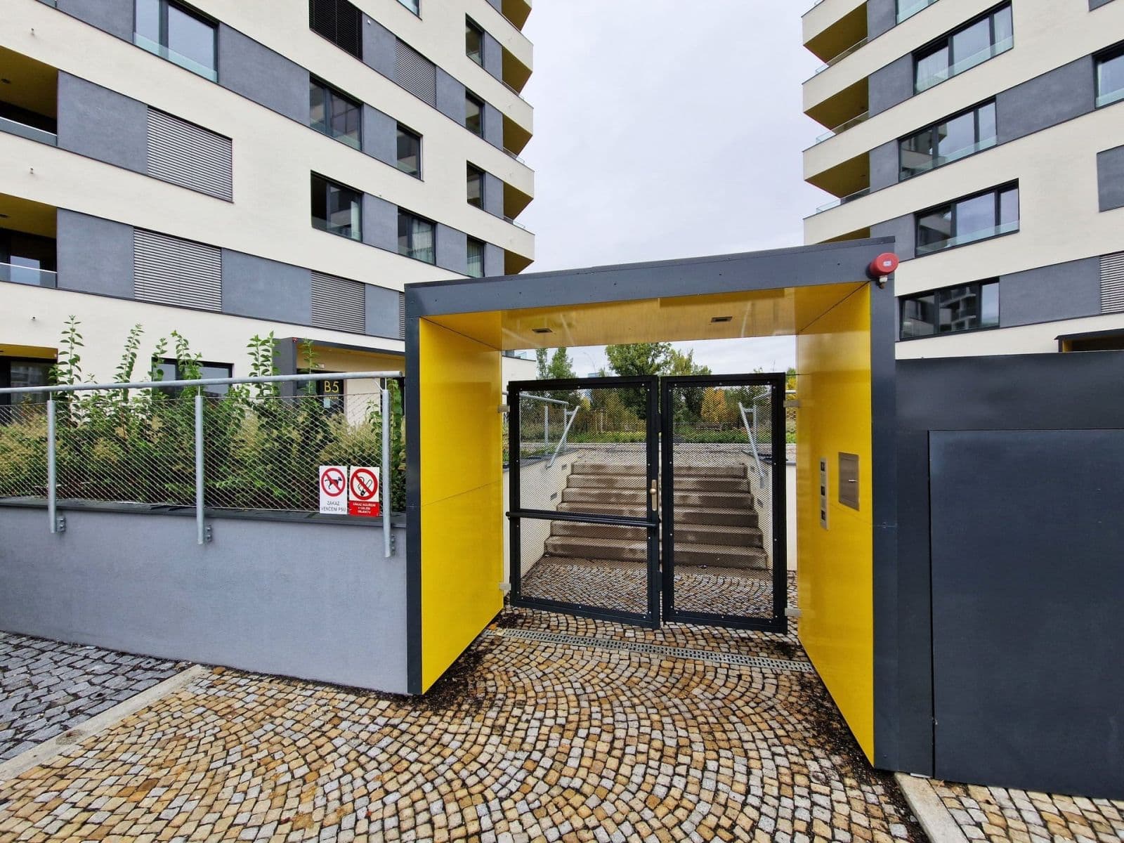 1 bedroom with open-plan kitchen flat to rent, 55 m², Sokolova, Prague, Prague 1 bedroom with open-plan kitchen flat to rent, 55 m², Sokolova, Prague, Prague