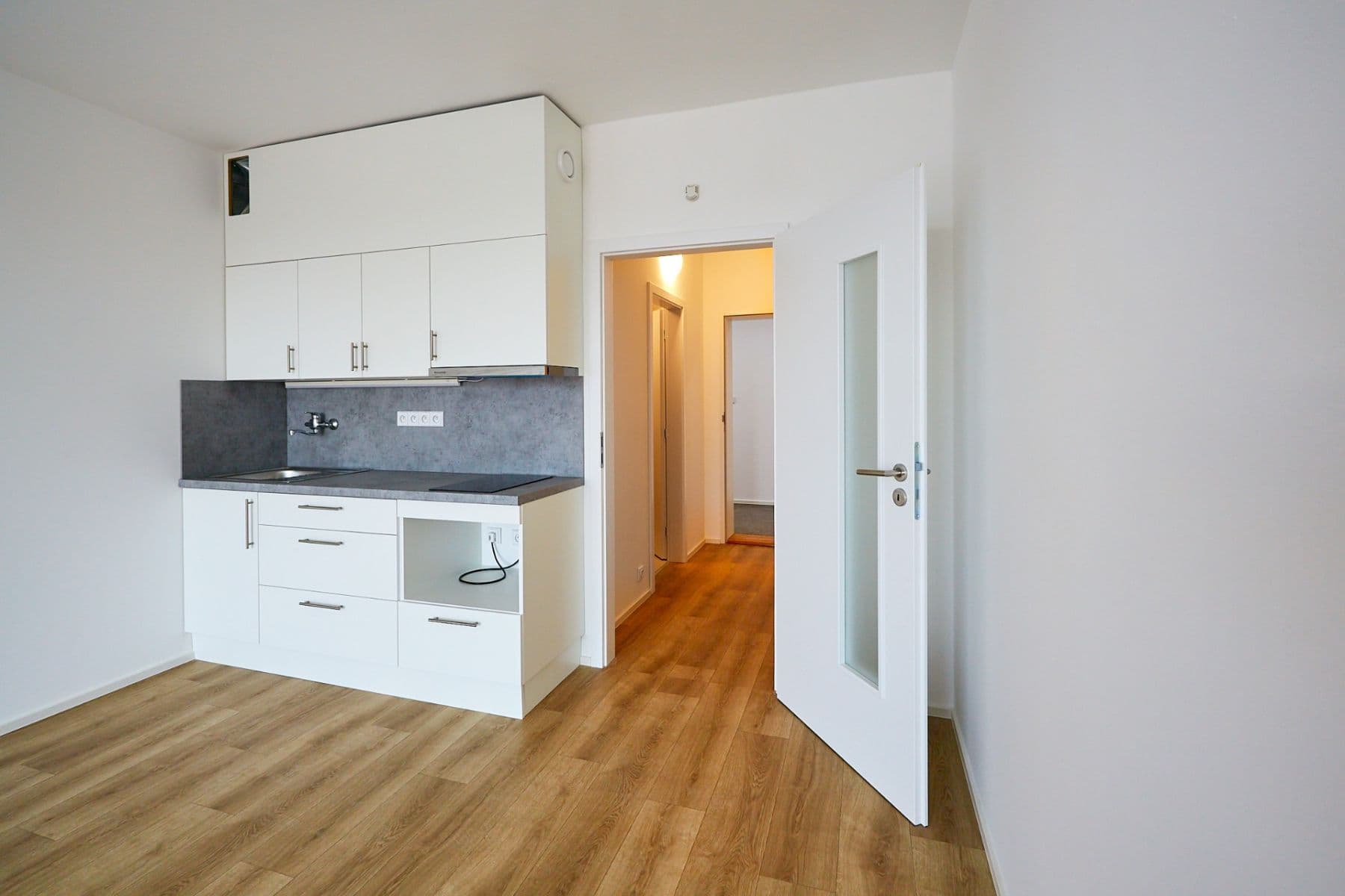 Studio flat to rent, 30 m², Pod Soutratím, Prague, Prague Studio flat to rent, 30 m², Pod Soutratím, Prague, Prague