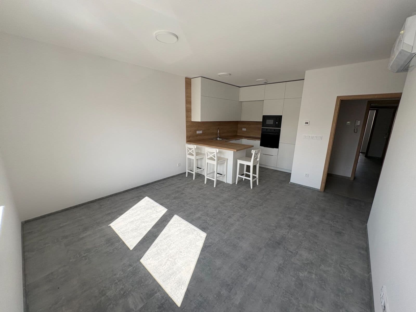 2 bedroom with open-plan kitchen flat to rent, 62 m², Břetislavova, Brno, Jihomoravský Region 2 bedroom with open-plan kitchen flat to rent, 62 m², Břetislavova, Brno, Jihomoravský Region