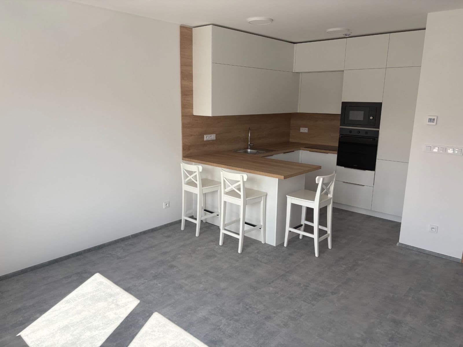 2 bedroom with open-plan kitchen flat to rent, 62 m², Břetislavova, Brno, Jihomoravský Region 2 bedroom with open-plan kitchen flat to rent, 62 m², Břetislavova, Brno, Jihomoravský Region