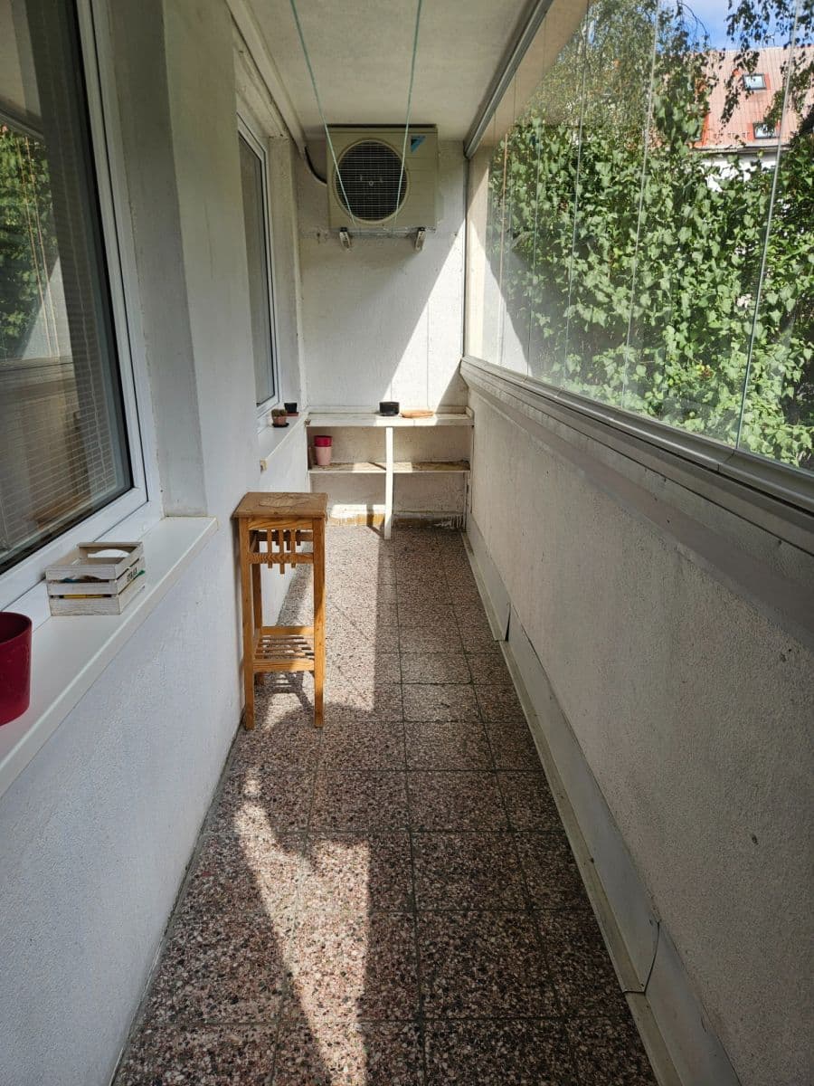 2 bedroom with open-plan kitchen flat to rent, 60 m², Habartická, Prague, Prague 2 bedroom with open-plan kitchen flat to rent, 60 m², Habartická, Prague, Prague