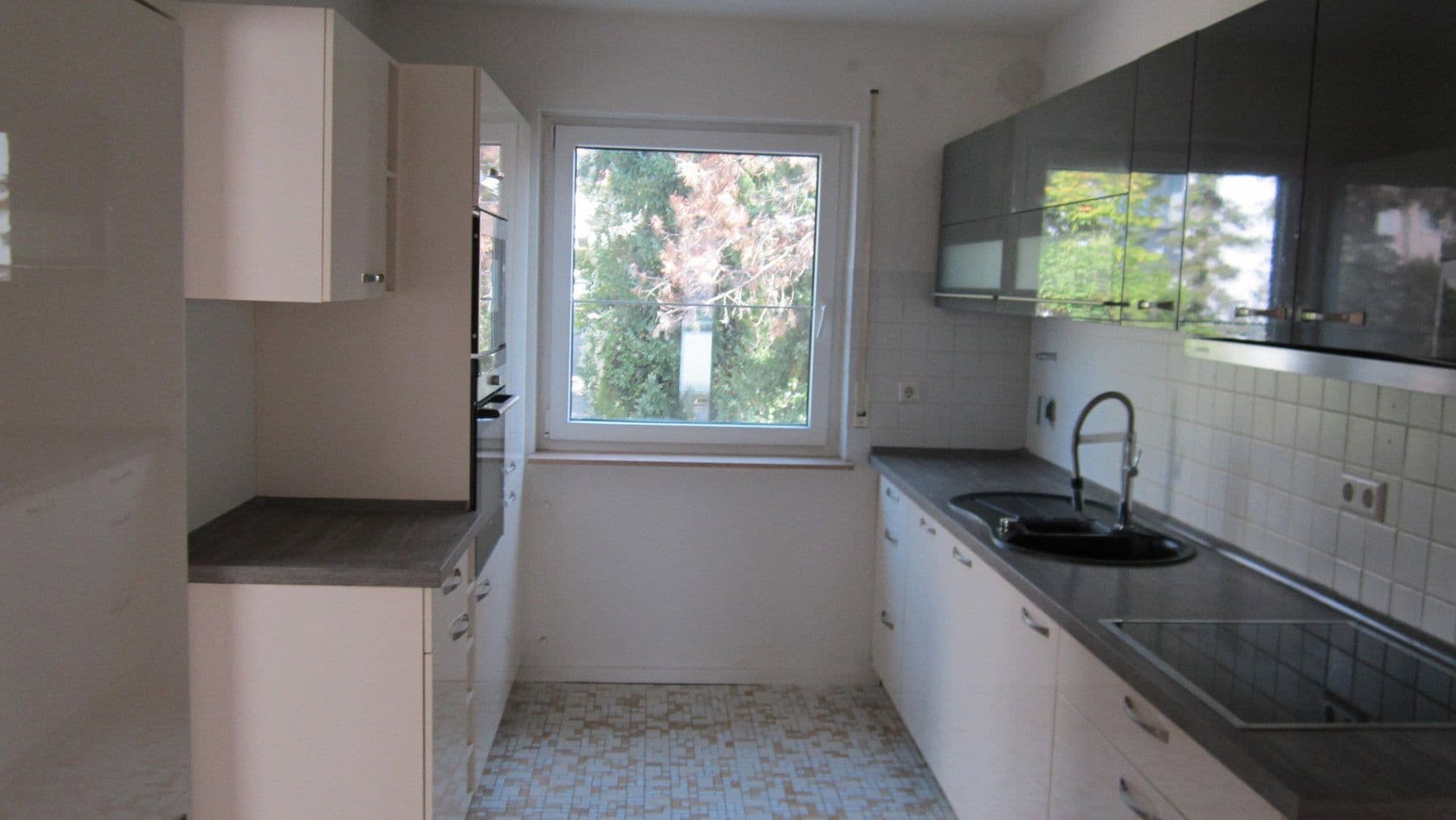 3 bedroom with open-plan kitchen flat to rent, 130 m², Herrenberg, Baden-Württemberg 3 bedroom with open-plan kitchen flat to rent, 130 m², Herrenberg, Baden-Württemberg