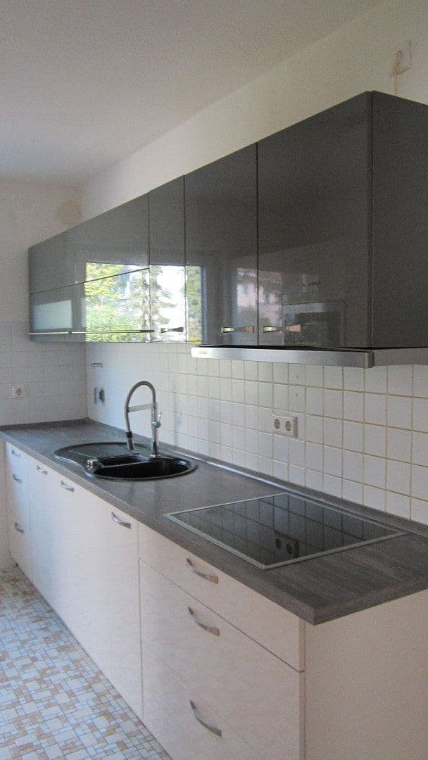 3 bedroom with open-plan kitchen flat to rent, 130 m², Herrenberg, Baden-Württemberg 3 bedroom with open-plan kitchen flat to rent, 130 m², Herrenberg, Baden-Württemberg