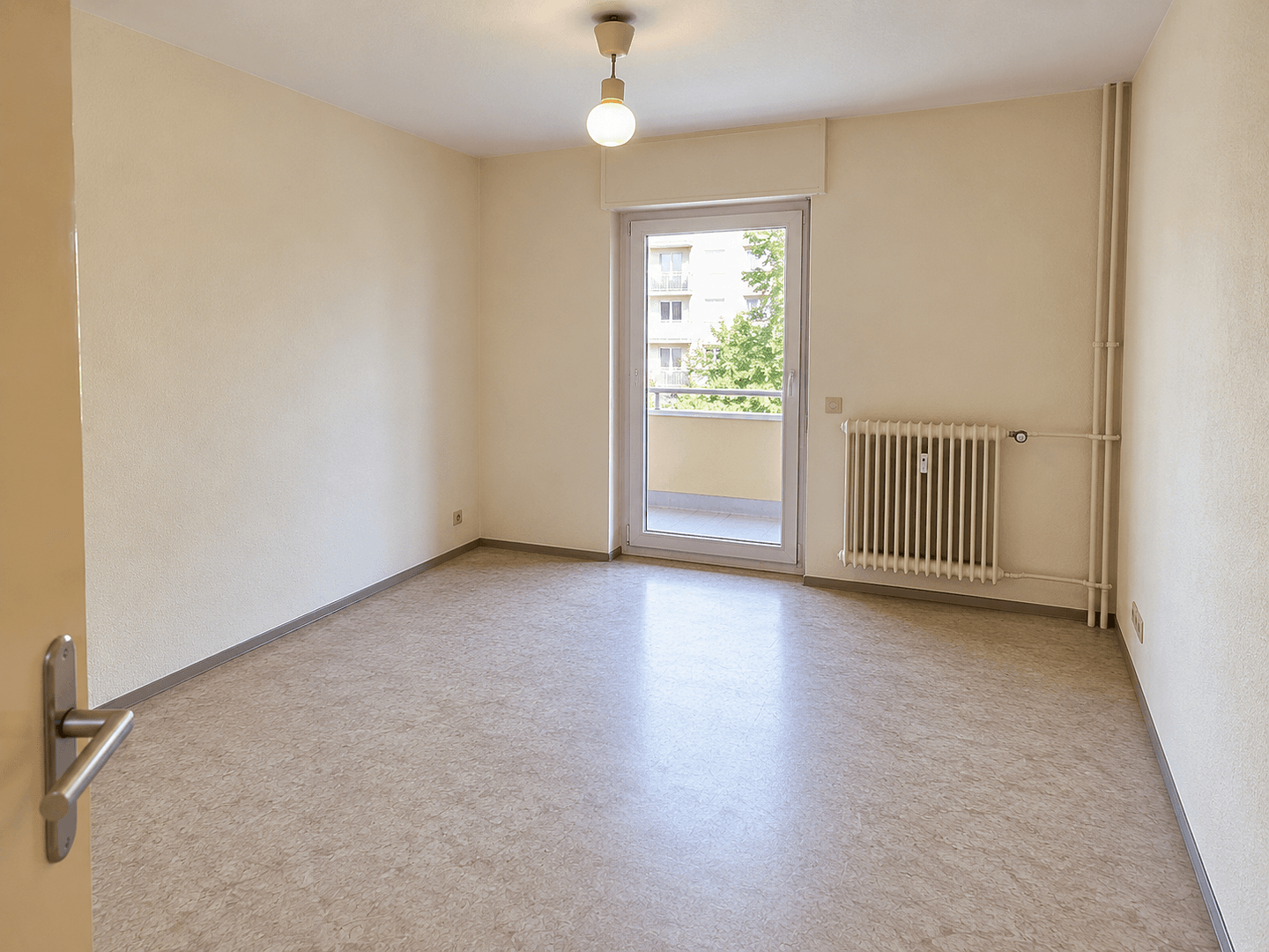 4 bedroom flat for sale, 75 m², Frankfurt Nieder-Eschbach, Hesse 4 bedroom flat for sale, 75 m², Frankfurt Nieder-Eschbach, Hesse