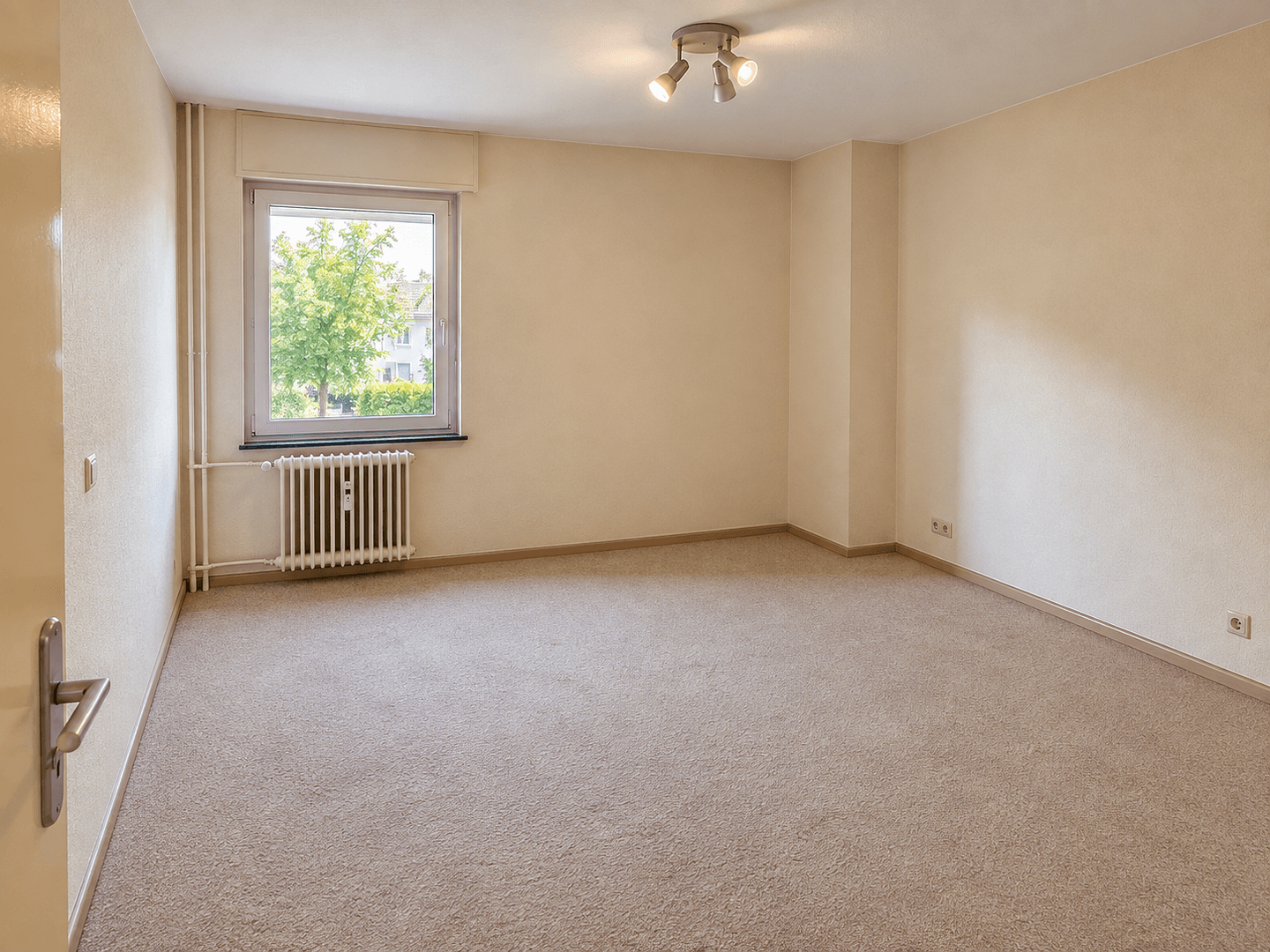 4 bedroom flat for sale, 75 m², Frankfurt Nieder-Eschbach, Hesse 4 bedroom flat for sale, 75 m², Frankfurt Nieder-Eschbach, Hesse