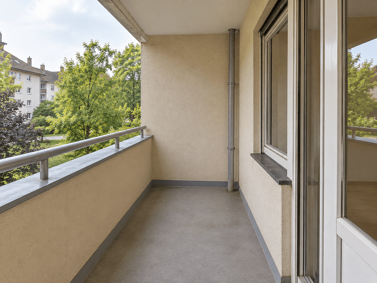 4 bedroom flat for sale, 75 m², Frankfurt Nieder-Eschbach, Hesse 4 bedroom flat for sale, 75 m², Frankfurt Nieder-Eschbach, Hesse