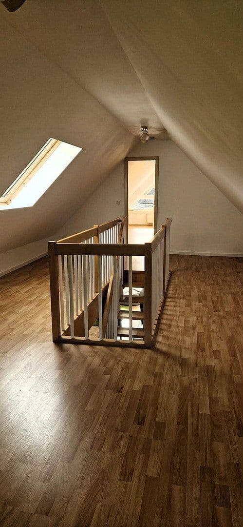 5 bedroom with open-plan kitchen flat to rent, 165 m², Langensendelbach, Bavaria 5 bedroom with open-plan kitchen flat to rent, 165 m², Langensendelbach, Bavaria