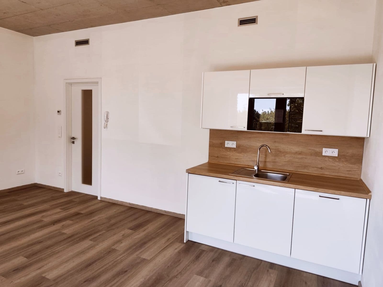 Studio flat for sale, 36 m², Bohunická, Brno, Jihomoravský Region Studio flat for sale, 36 m², Bohunická, Brno, Jihomoravský Region