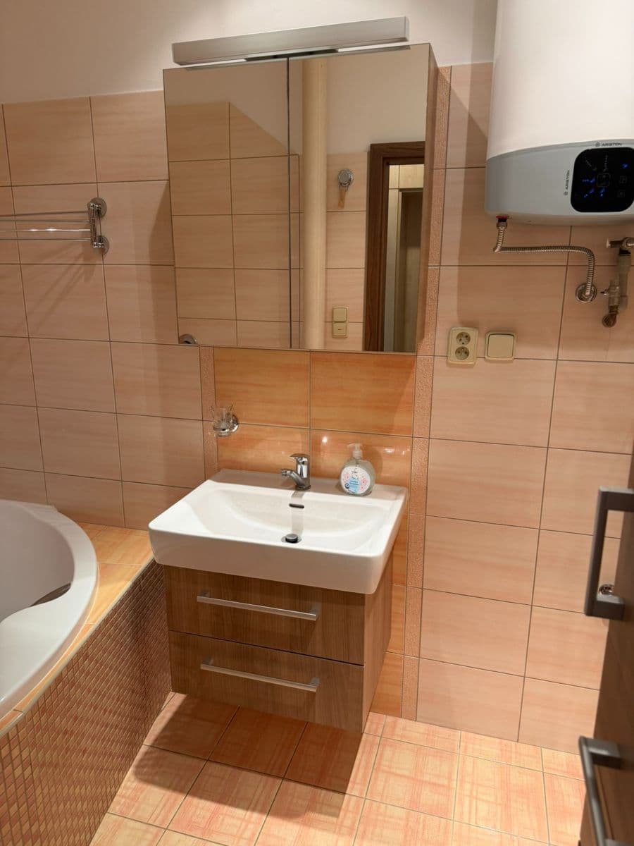 1 bedroom with open-plan kitchen flat to rent, 53 m², Škroupova, Chrudim, Pardubický Region 1 bedroom with open-plan kitchen flat to rent, 53 m², Škroupova, Chrudim, Pardubický Region