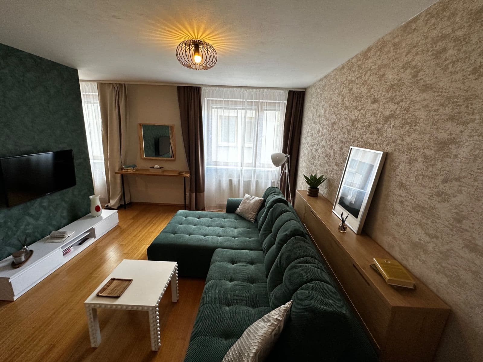 Studio flat to rent, 48 m², 5. května, Dobřichovice, Středočeský Region Studio flat to rent, 48 m², 5. května, Dobřichovice, Středočeský Region