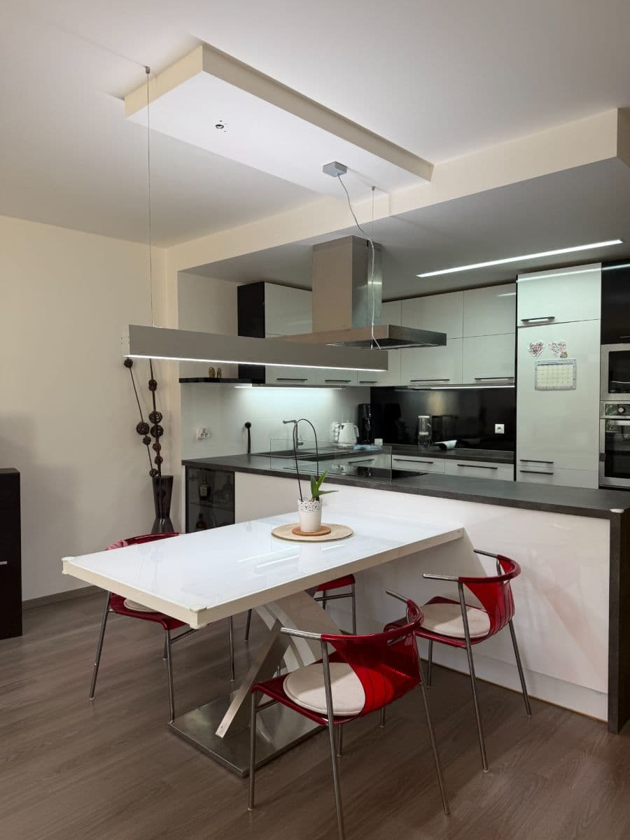 2 bedroom with open-plan kitchen flat for sale, 87 m², Symfonická, Prague, Prague 2 bedroom with open-plan kitchen flat for sale, 87 m², Symfonická, Prague, Prague
