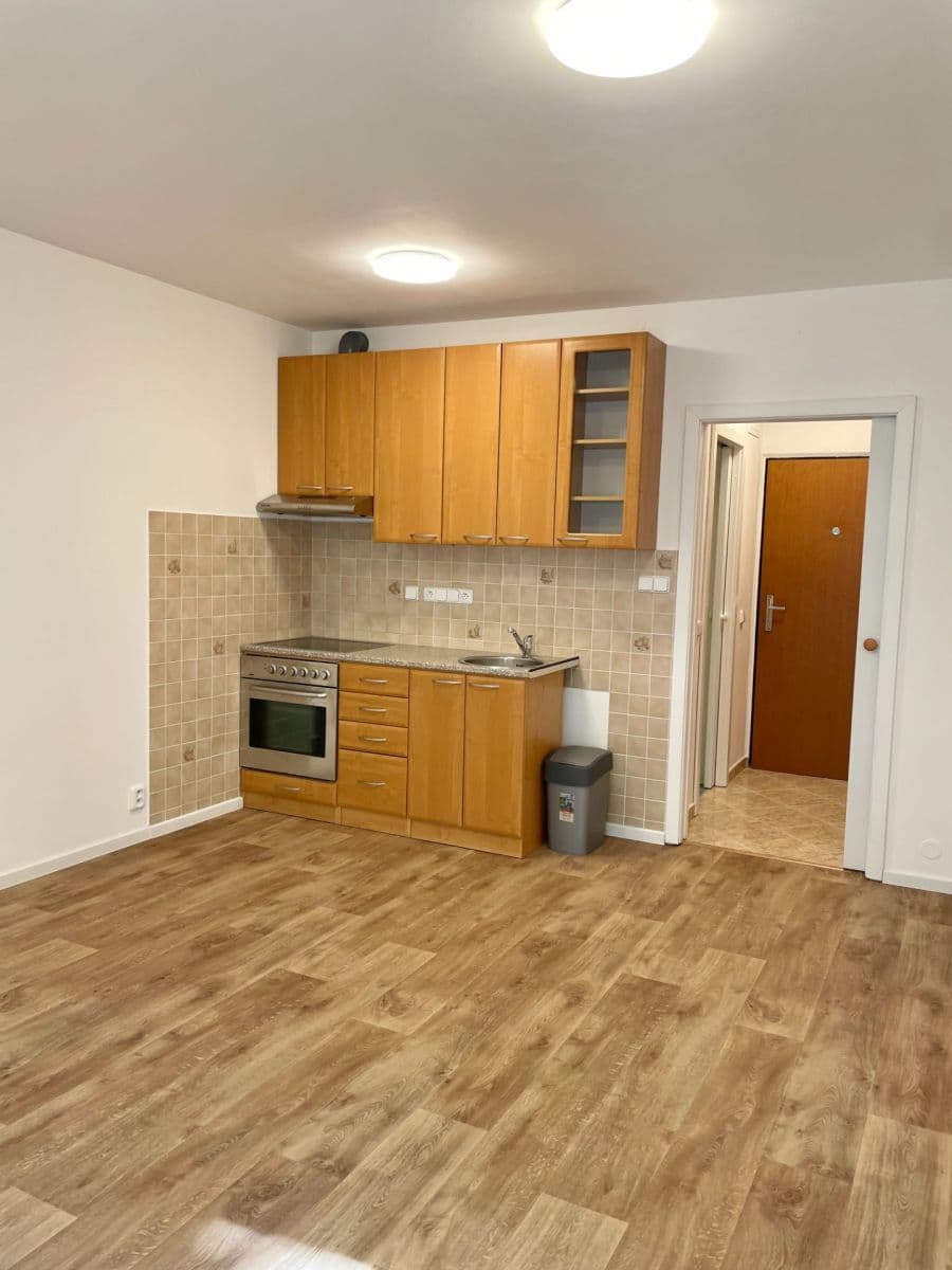 Studio flat to rent, 26 m², Vavřenova, Prague, Prague Studio flat to rent, 26 m², Vavřenova, Prague, Prague