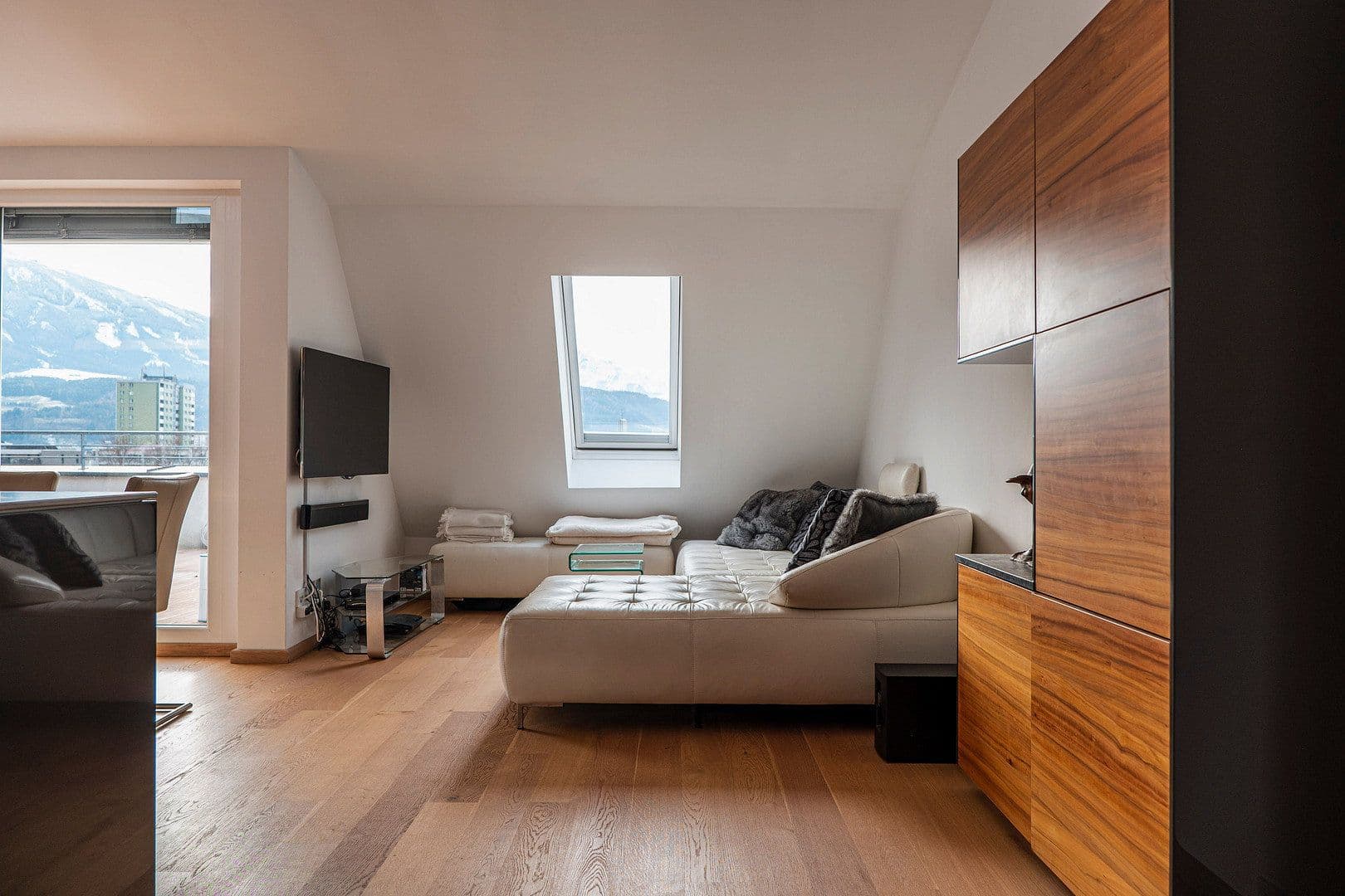 1 bedroom with open-plan kitchen flat to rent, 107 m², Haller Straße 77, Innsbruck, Tyrol 1 bedroom with open-plan kitchen flat to rent, 107 m², Haller Straße 77, Innsbruck, Tyrol
