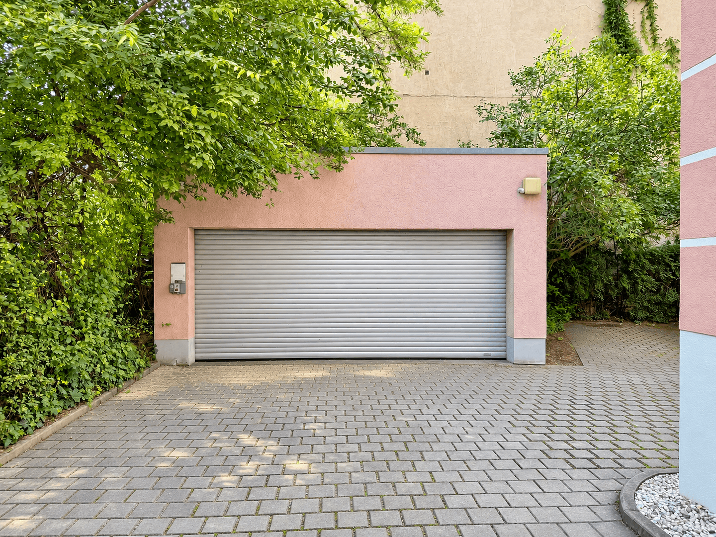 garage to rent, 0 m², Emil-Ueberall-Straße 27, Dresden, Saxony garage to rent, 0 m², Emil-Ueberall-Straße 27, Dresden, Saxony