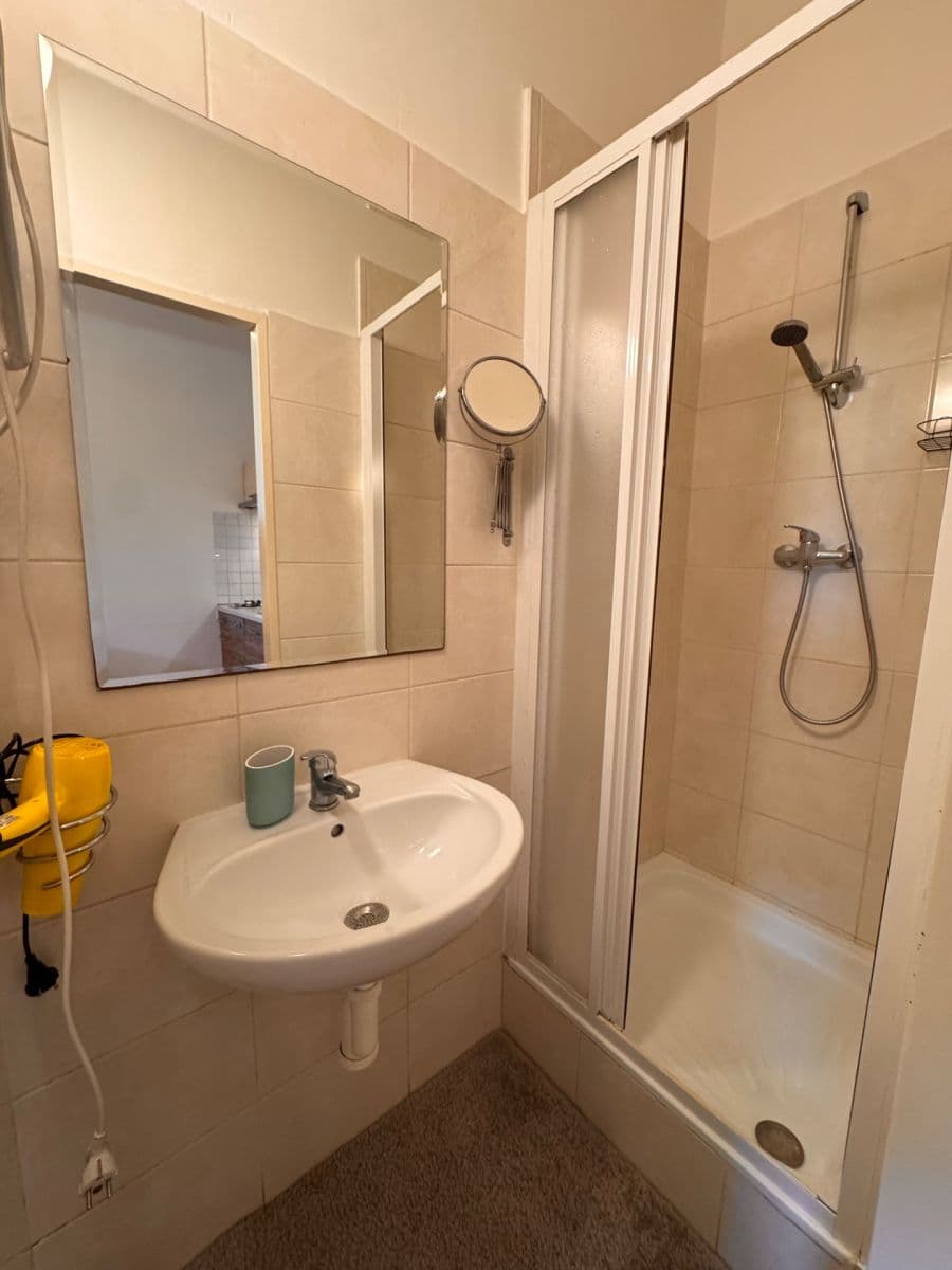Studio flat to rent, 30 m², V Domově, Prague, Prague Studio flat to rent, 30 m², V Domově, Prague, Prague