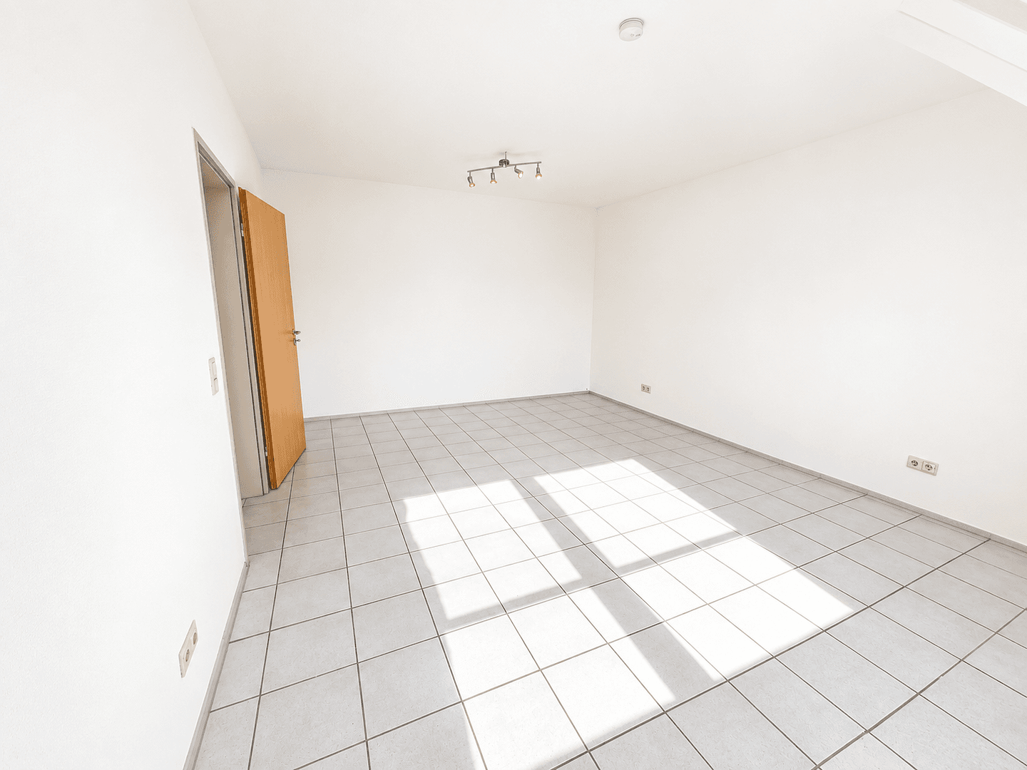 3 bedroom flat to rent, 89 m², Solinger Str. 139, Langenfeld (Rheinland), North Rhine-Westphalia 3 bedroom flat to rent, 89 m², Solinger Str. 139, Langenfeld (Rheinland), North Rhine-Westphalia