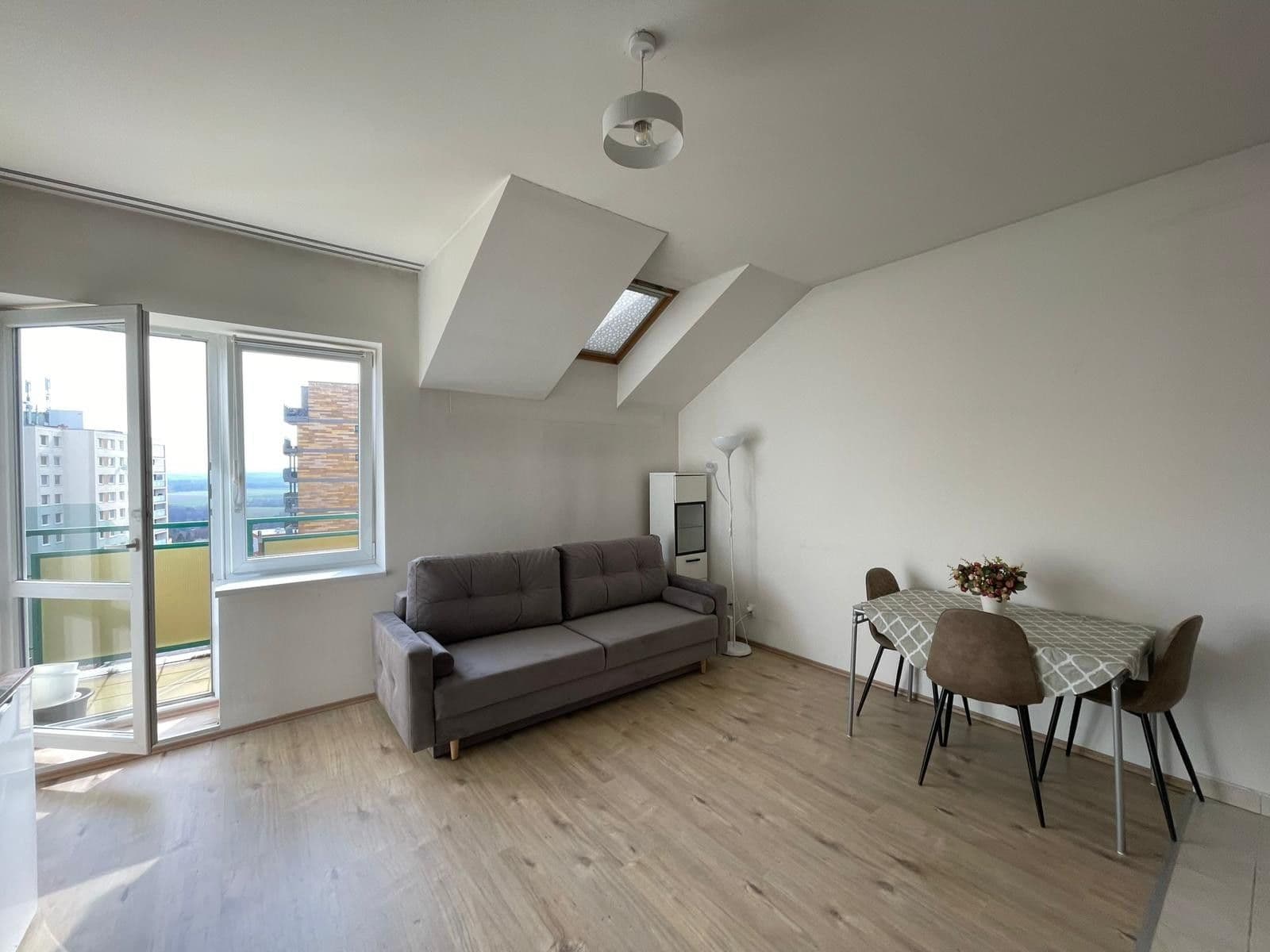 Studio flat to rent, 37 m², Padovská, Prague, Prague Studio flat to rent, 37 m², Padovská, Prague, Prague