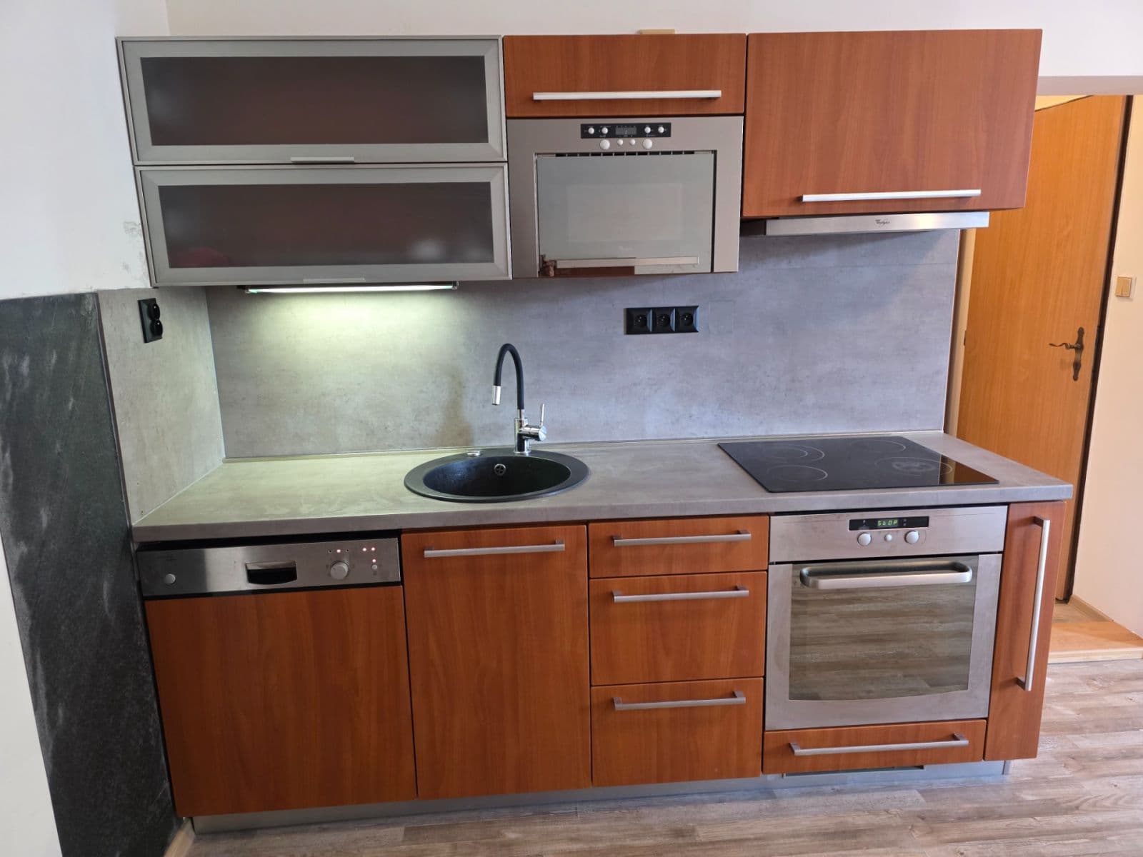1 bedroom with open-plan kitchen flat to rent, 35 m², Mladé Buky, Královéhradecký Region 1 bedroom with open-plan kitchen flat to rent, 35 m², Mladé Buky, Královéhradecký Region