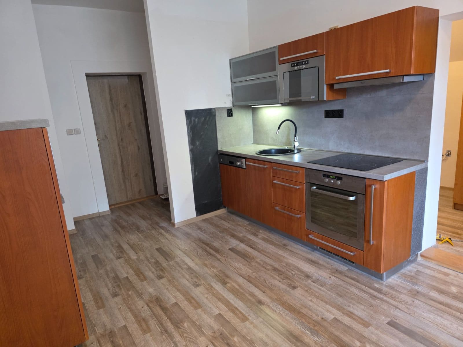 1 bedroom with open-plan kitchen flat to rent, 35 m², Mladé Buky, Královéhradecký Region 1 bedroom with open-plan kitchen flat to rent, 35 m², Mladé Buky, Královéhradecký Region