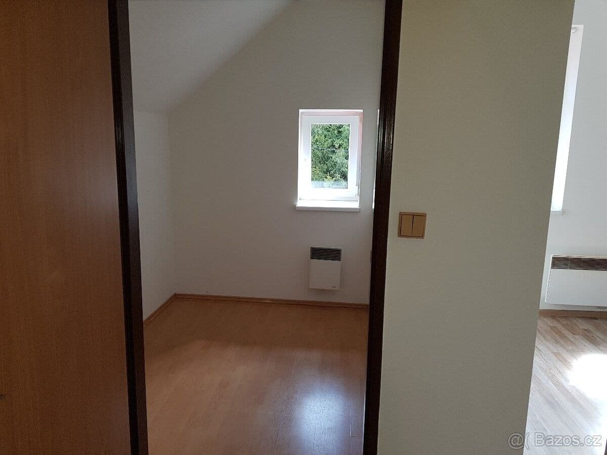 1 bedroom with open-plan kitchen flat to rent, 35 m², Mladé Buky, Královéhradecký Region 1 bedroom with open-plan kitchen flat to rent, 35 m², Mladé Buky, Královéhradecký Region