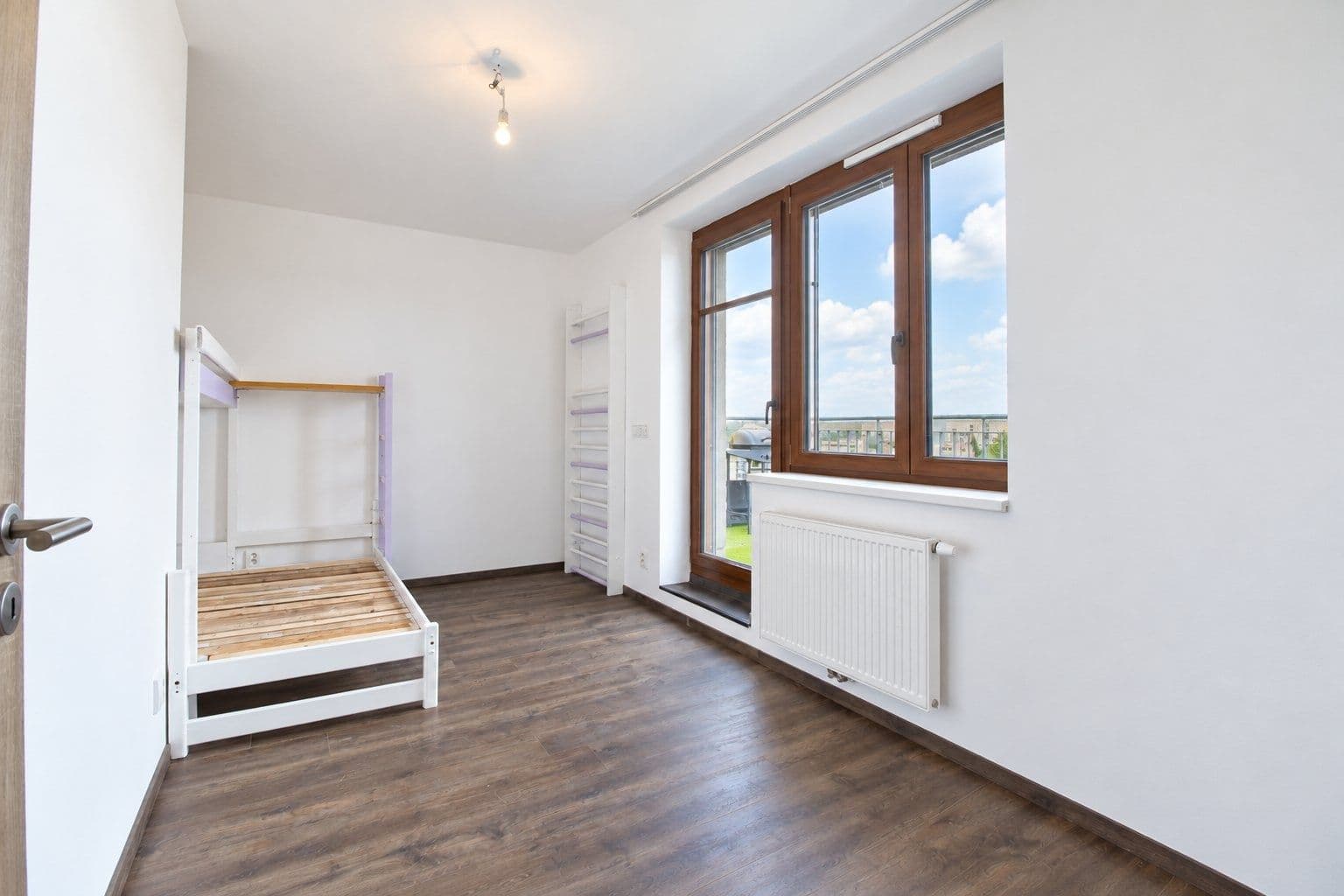 2 bedroom with open-plan kitchen flat to rent, 70 m², Fojtova, Prague, Prague 2 bedroom with open-plan kitchen flat to rent, 70 m², Fojtova, Prague, Prague