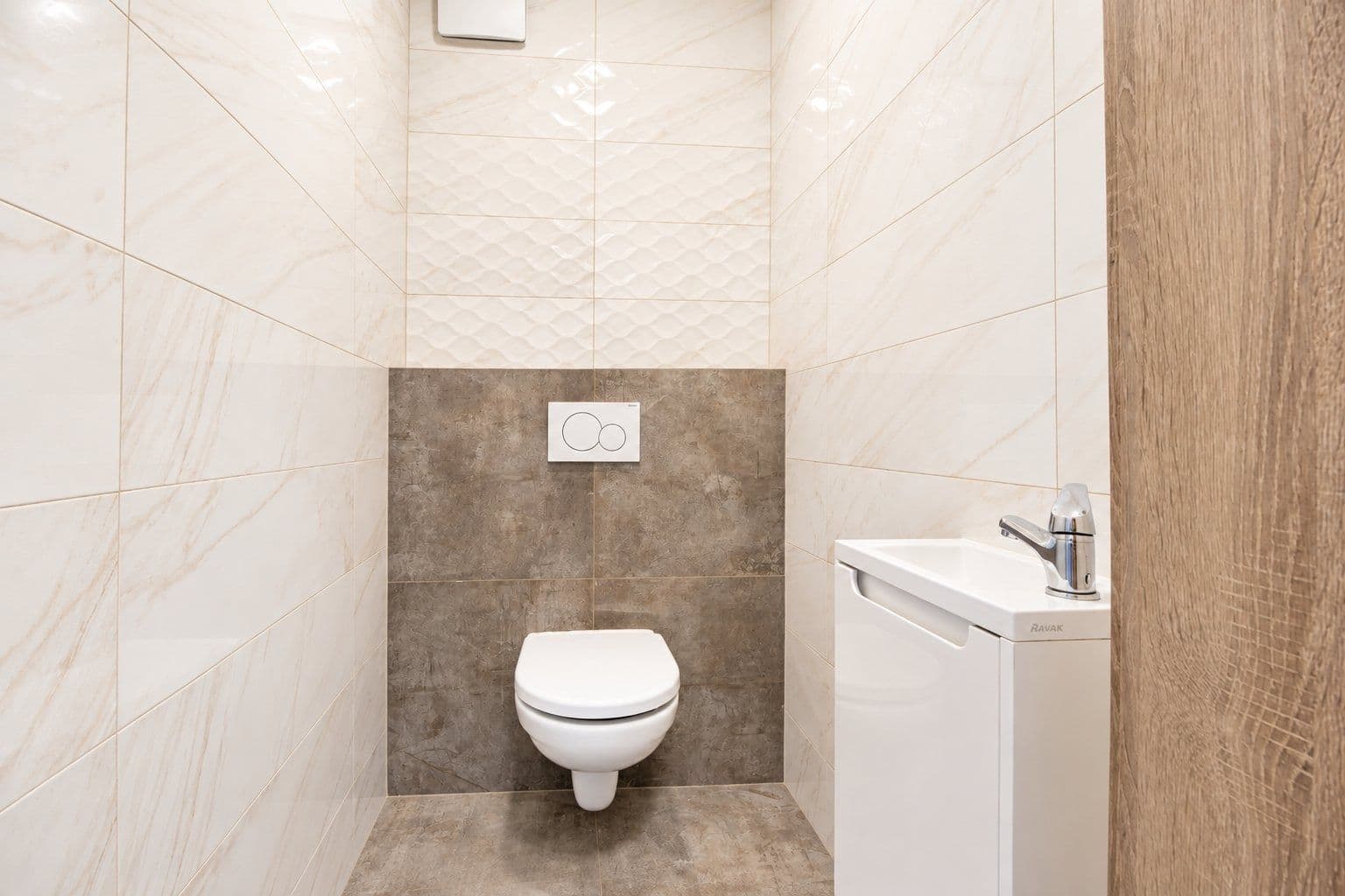 2 bedroom with open-plan kitchen flat to rent, 70 m², Fojtova, Prague, Prague 2 bedroom with open-plan kitchen flat to rent, 70 m², Fojtova, Prague, Prague