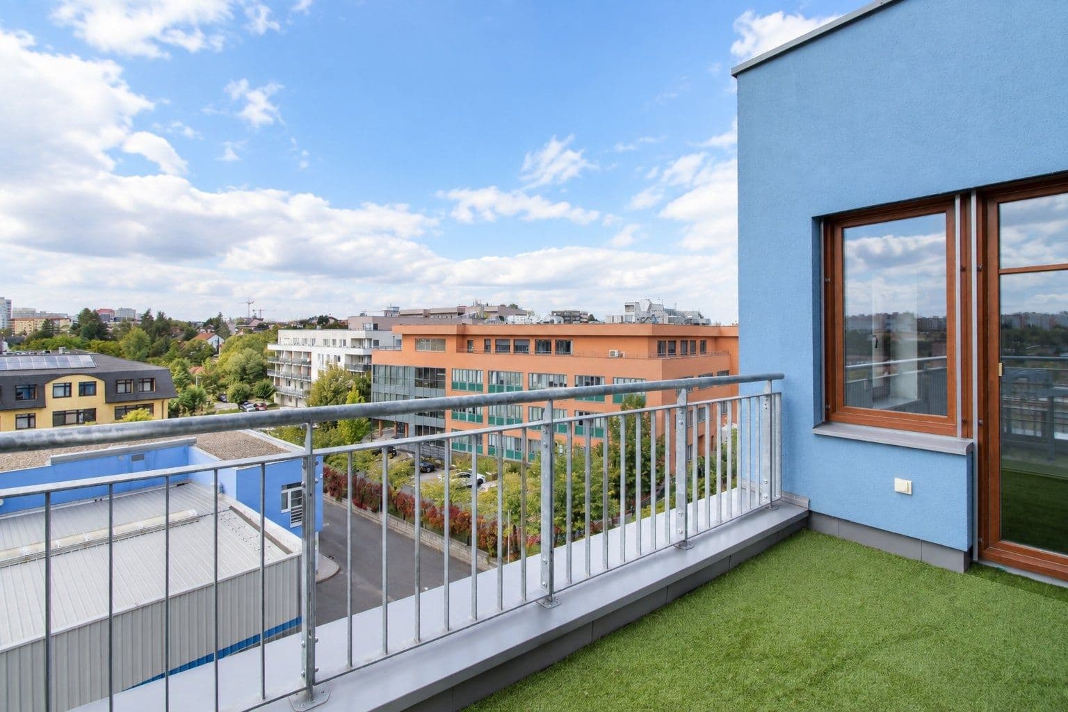 2 bedroom with open-plan kitchen flat to rent, 70 m², Fojtova, Prague, Prague 2 bedroom with open-plan kitchen flat to rent, 70 m², Fojtova, Prague, Prague