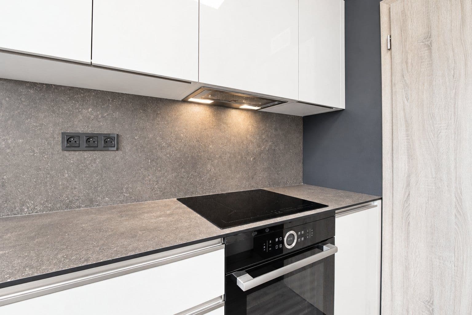 2 bedroom with open-plan kitchen flat to rent, 70 m², Fojtova, Prague, Prague 2 bedroom with open-plan kitchen flat to rent, 70 m², Fojtova, Prague, Prague