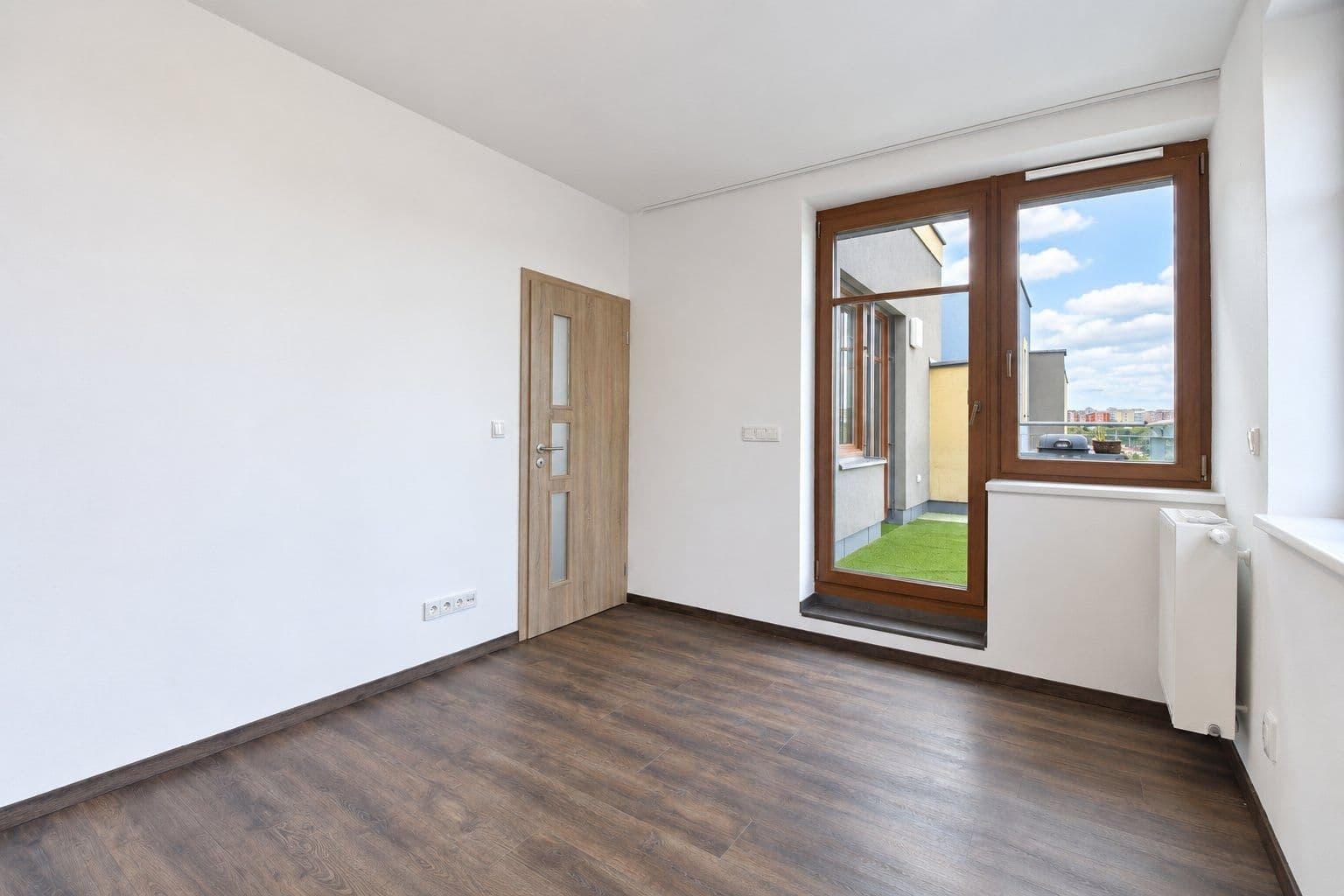2 bedroom with open-plan kitchen flat to rent, 70 m², Fojtova, Prague, Prague 2 bedroom with open-plan kitchen flat to rent, 70 m², Fojtova, Prague, Prague