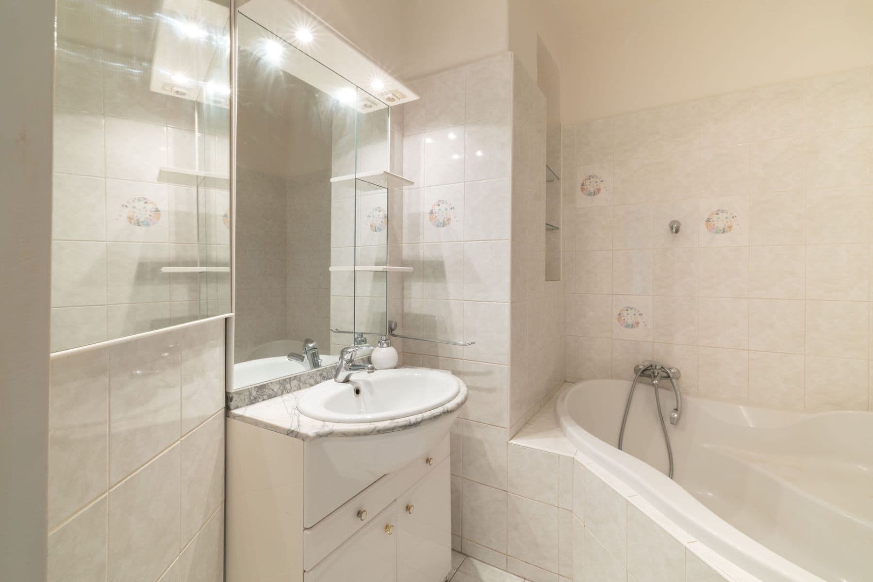 2 bedroom flat for sale, 80 m², Chodská, Prague, Prague 2 bedroom flat for sale, 80 m², Chodská, Prague, Prague