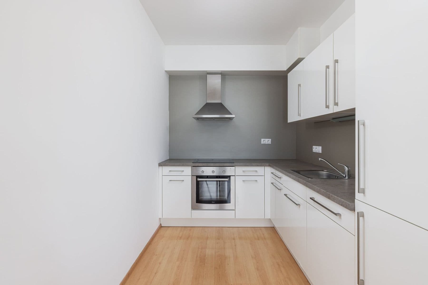 1 bedroom with open-plan kitchen flat to rent, 57 m², U Slovanky, Prague, Prague 1 bedroom with open-plan kitchen flat to rent, 57 m², U Slovanky, Prague, Prague