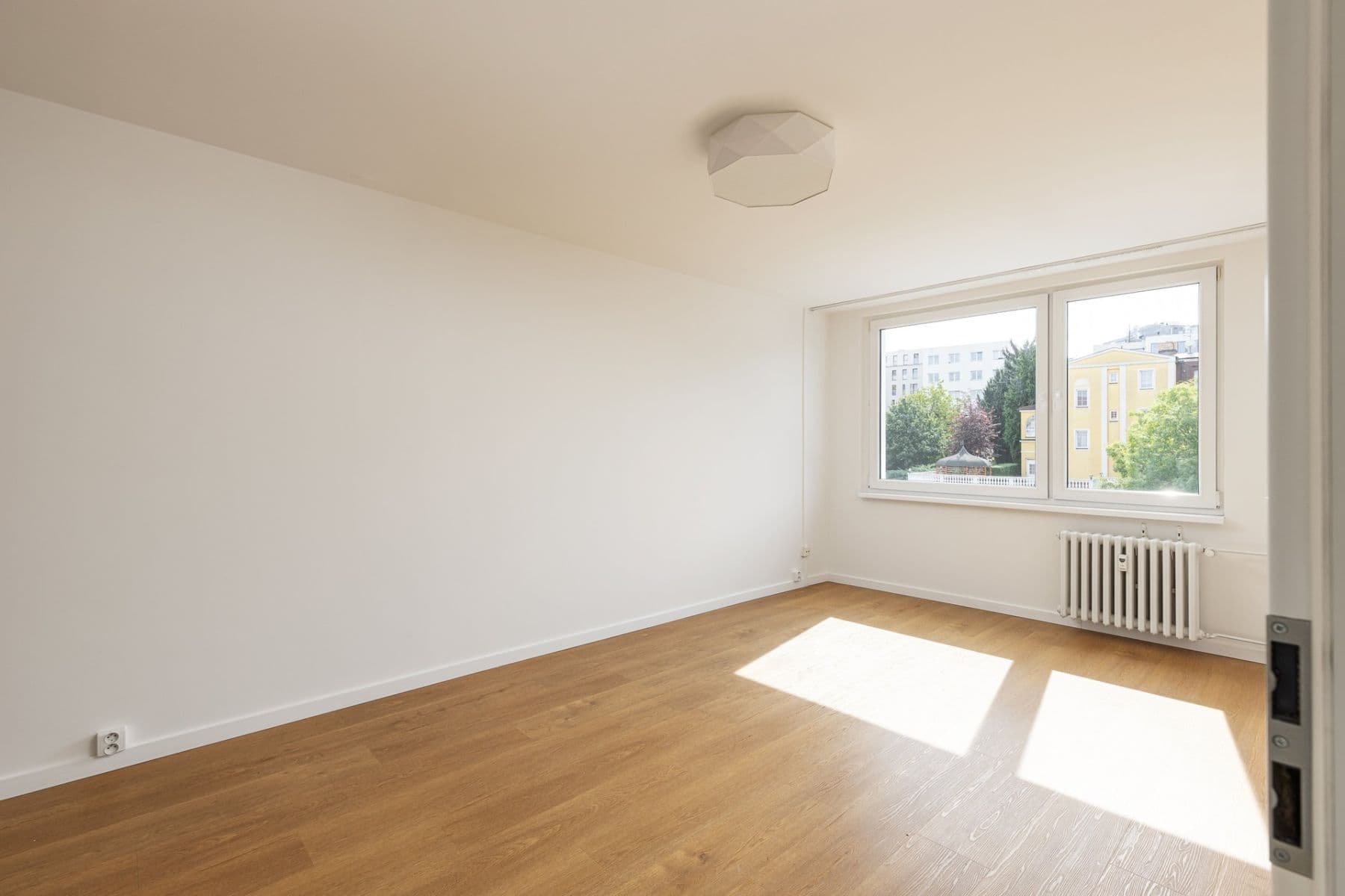 1 bedroom with open-plan kitchen flat to rent, 43 m², Ohradní, Prague, Prague 1 bedroom with open-plan kitchen flat to rent, 43 m², Ohradní, Prague, Prague
