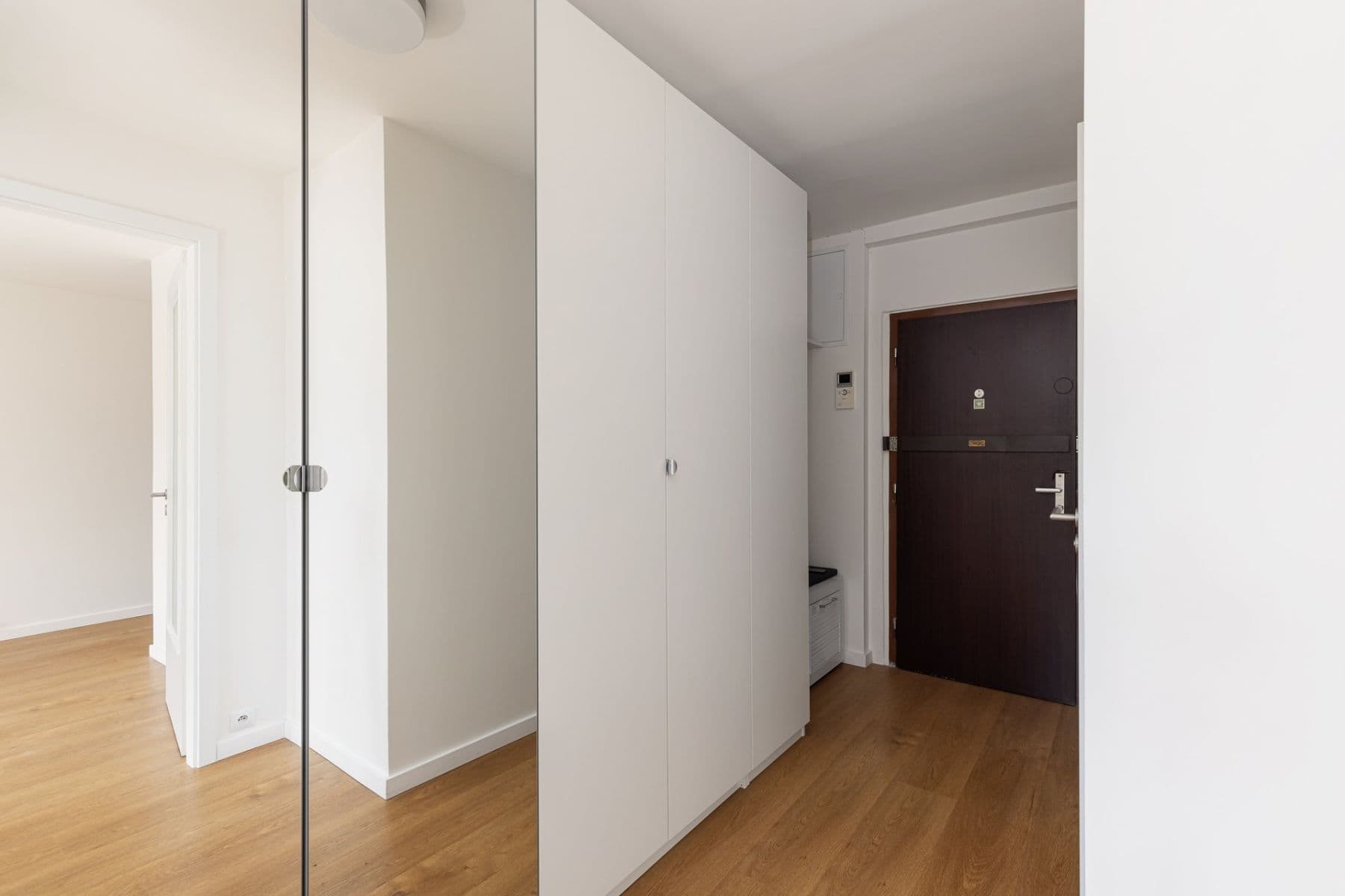 1 bedroom with open-plan kitchen flat to rent, 43 m², Ohradní, Prague, Prague 1 bedroom with open-plan kitchen flat to rent, 43 m², Ohradní, Prague, Prague