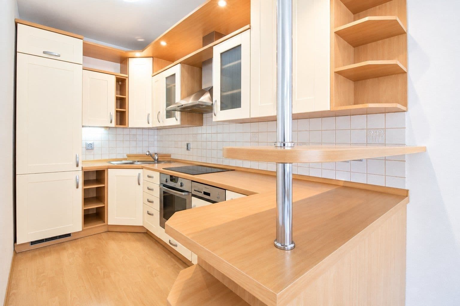 1 bedroom with open-plan kitchen flat to rent, 53 m², Dukelská, Benešov, Středočeský Region 1 bedroom with open-plan kitchen flat to rent, 53 m², Dukelská, Benešov, Středočeský Region